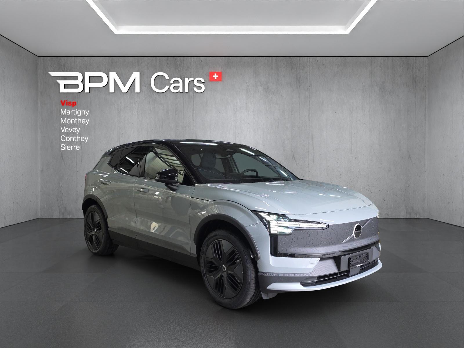 VOLVO EX30 Cross Country P8 69 kWh AWD Plus-image-4