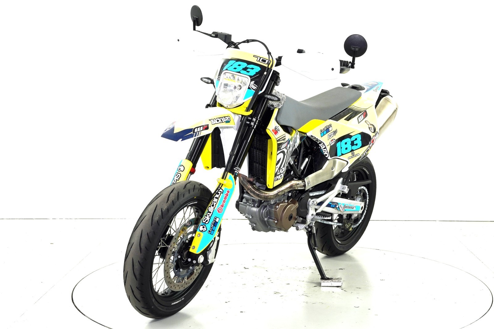 HUSQVARNA 701 Supermoto-showroom-element-2