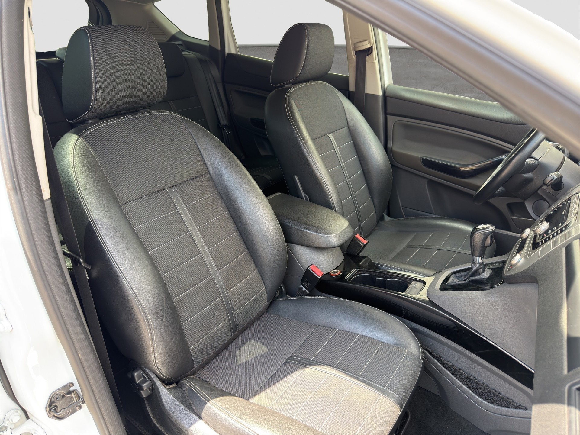 FORD Kuga 2.0 TDCi Titanium 4WD PowerShift-image-10