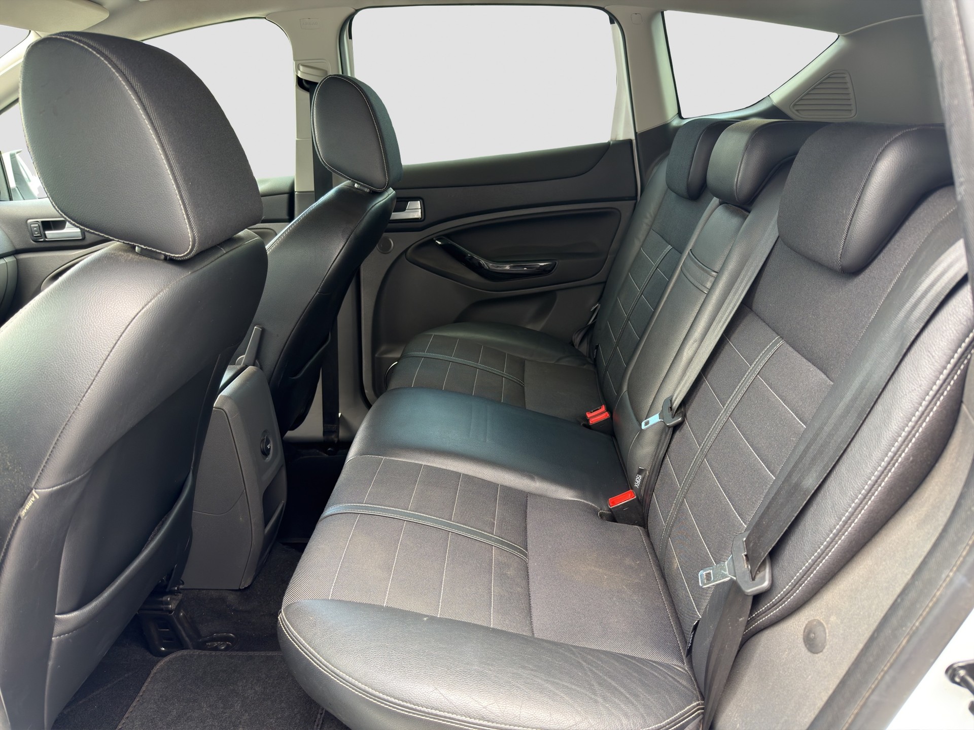 FORD Kuga 2.0 TDCi Titanium 4WD PowerShift-image-11
