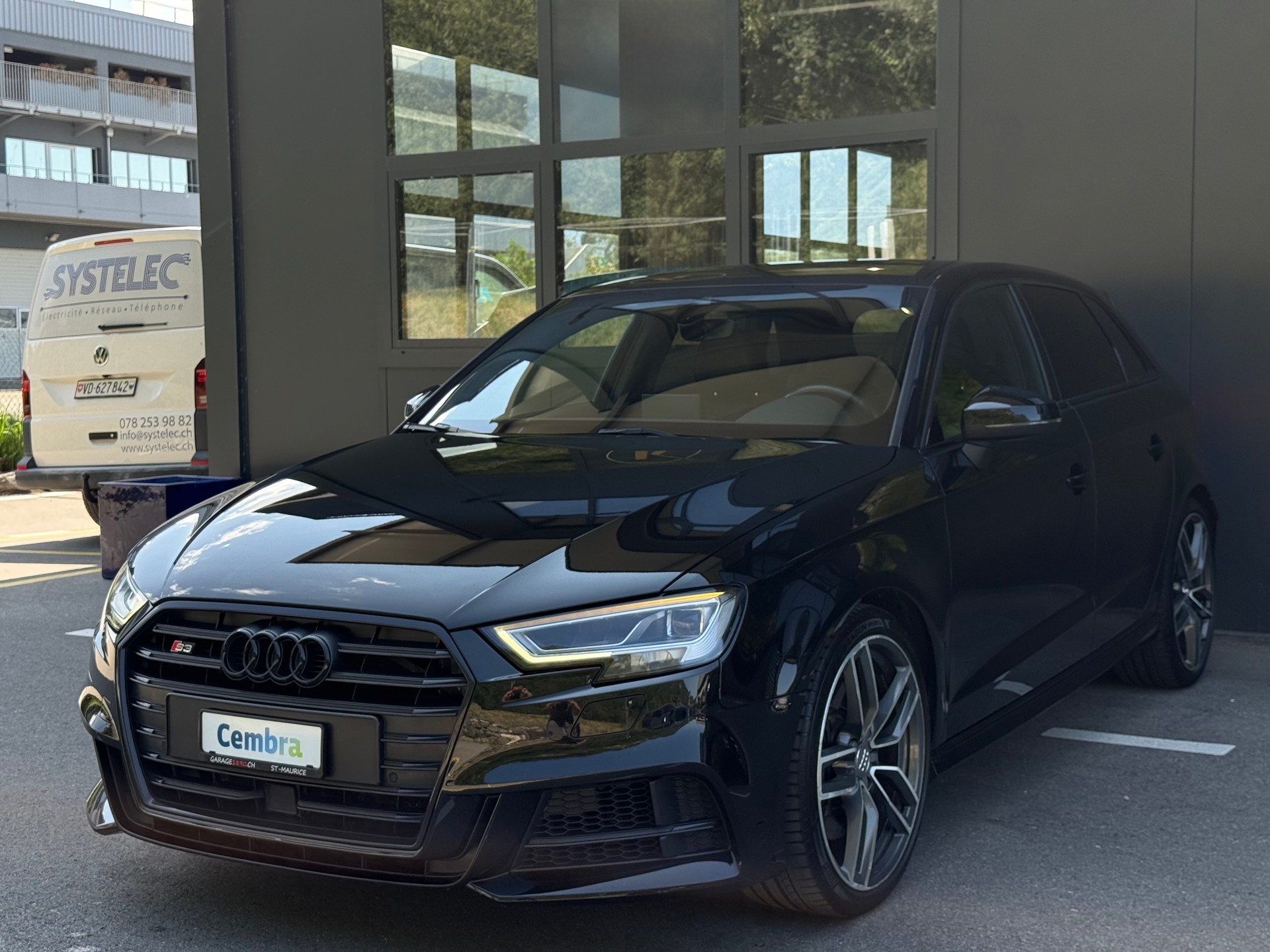 AUDI S3 Sportback 2.0 TFSI quattro S-tronic-image-1