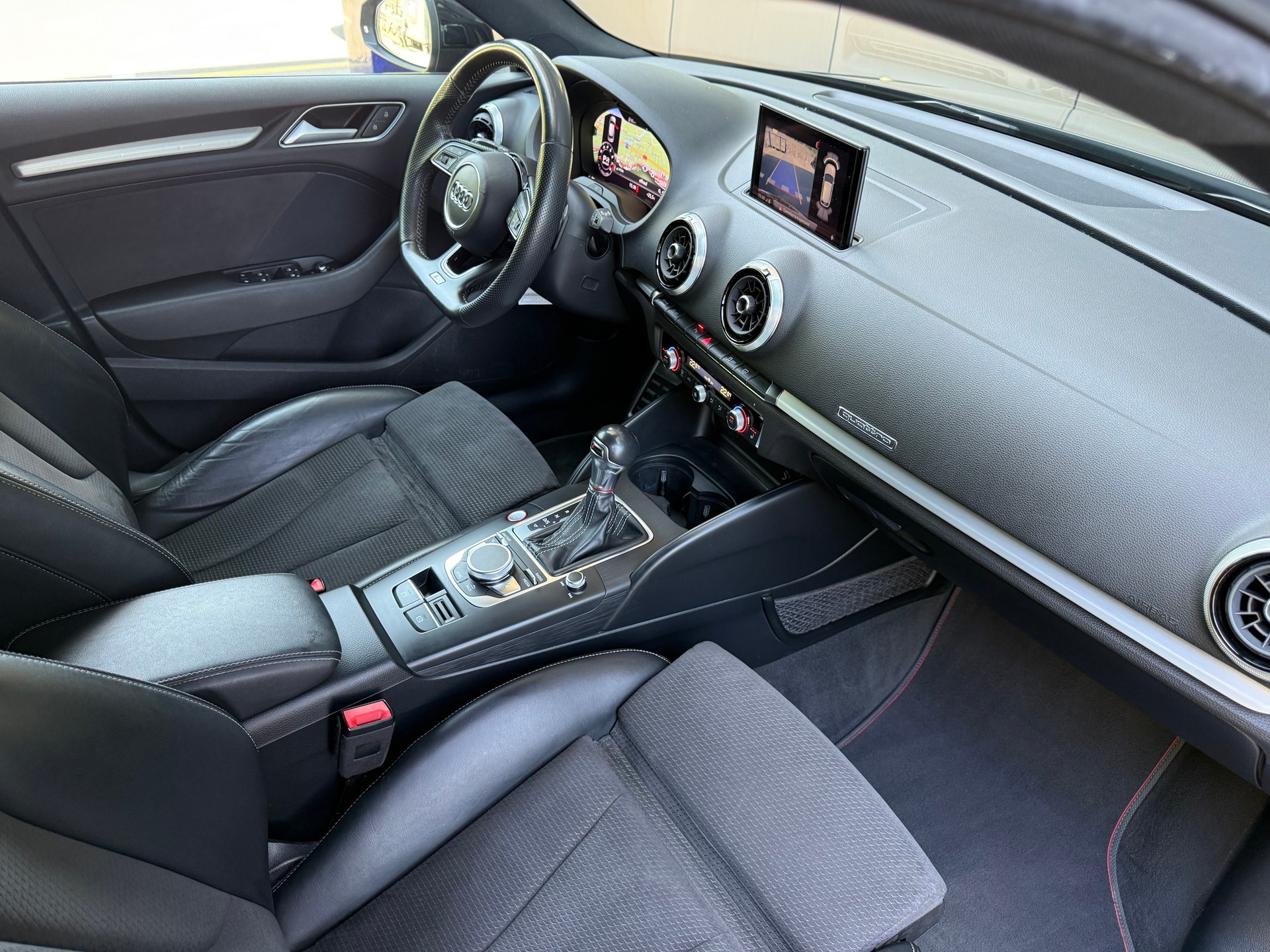 AUDI S3 Sportback 2.0 TFSI quattro S-tronic-image-15