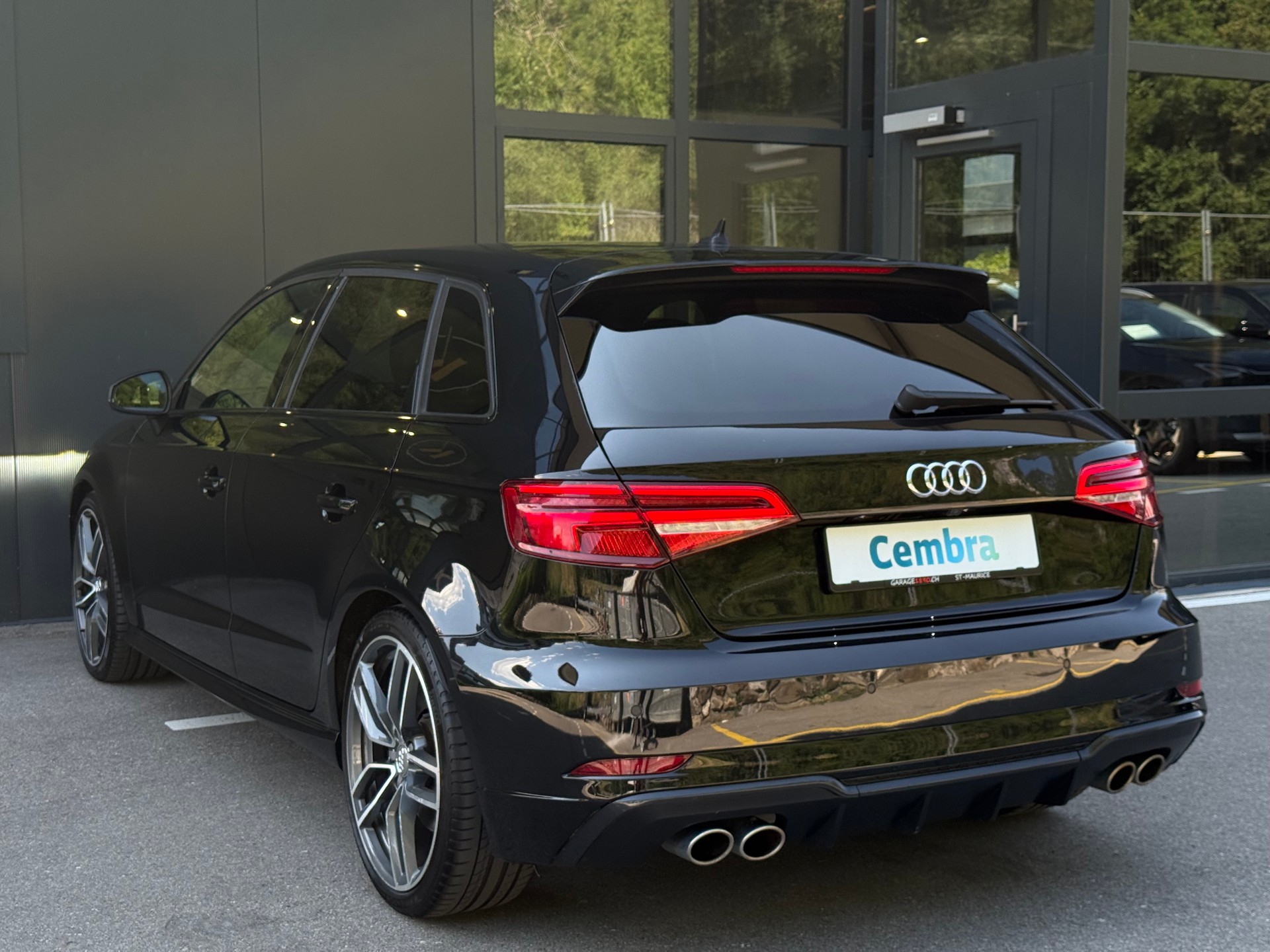 AUDI S3 Sportback 2.0 TFSI quattro S-tronic-image-3