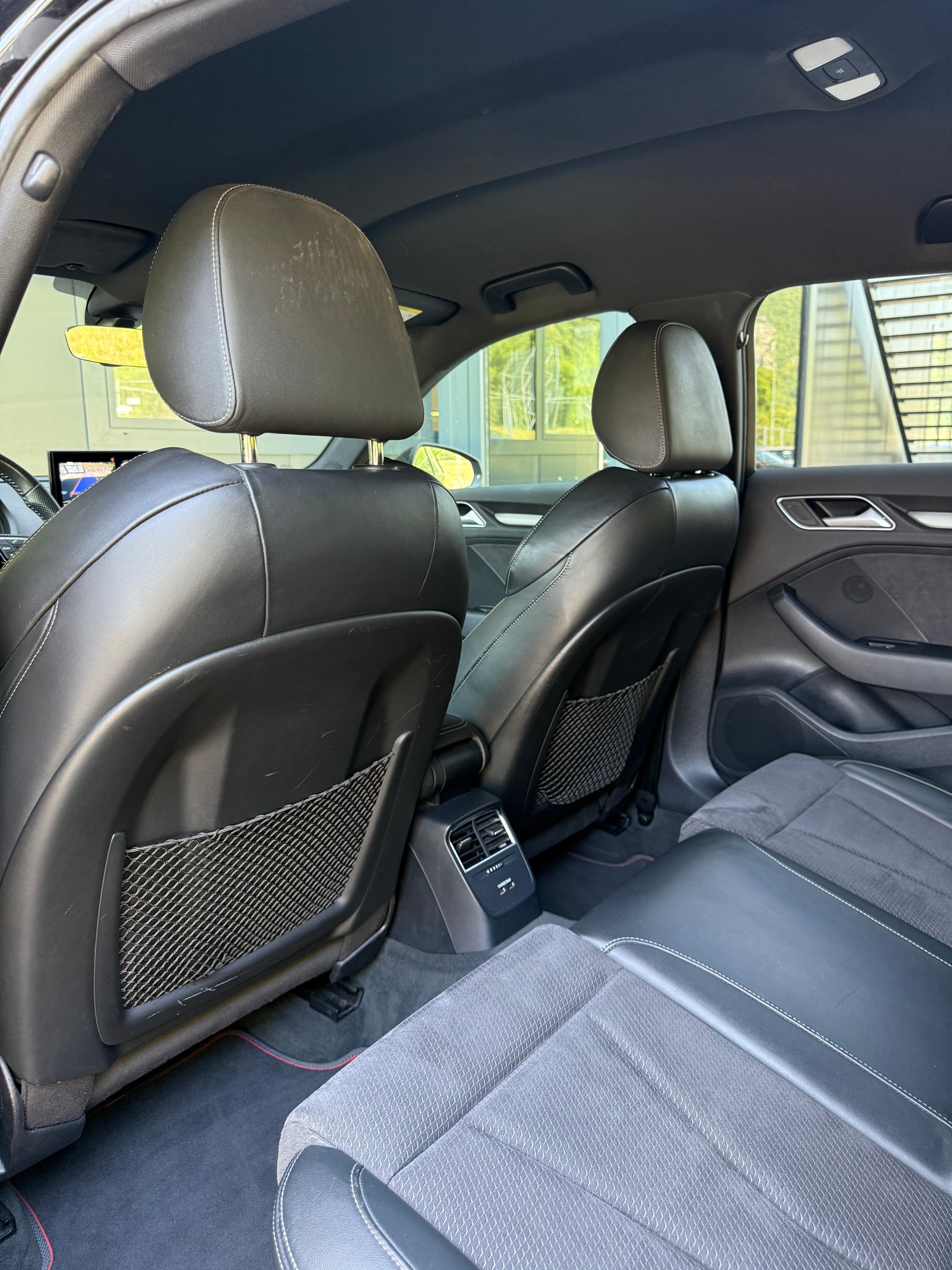 AUDI S3 Sportback 2.0 TFSI quattro S-tronic-image-14