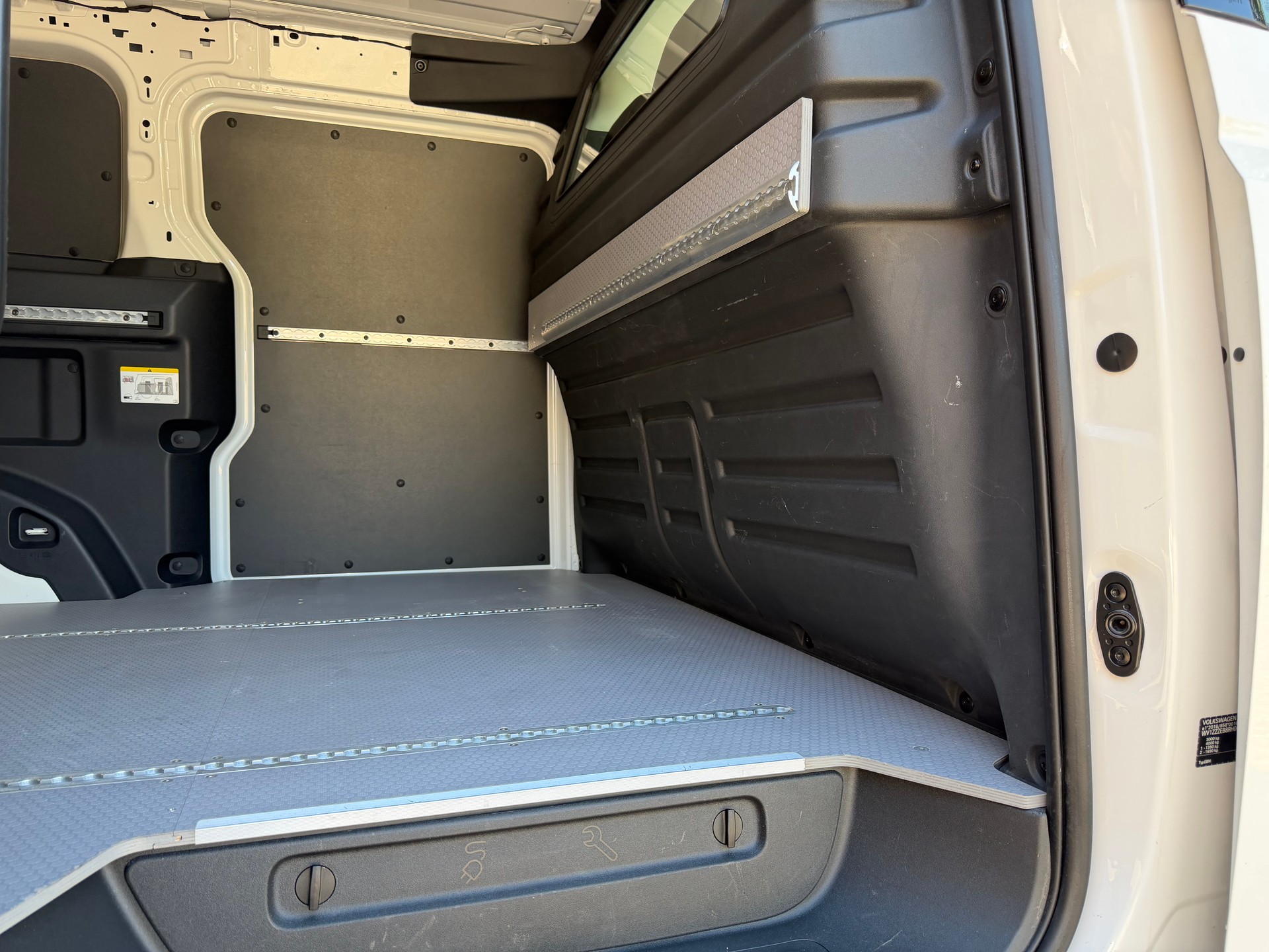 VW ID. Buzz Cargo-image-26