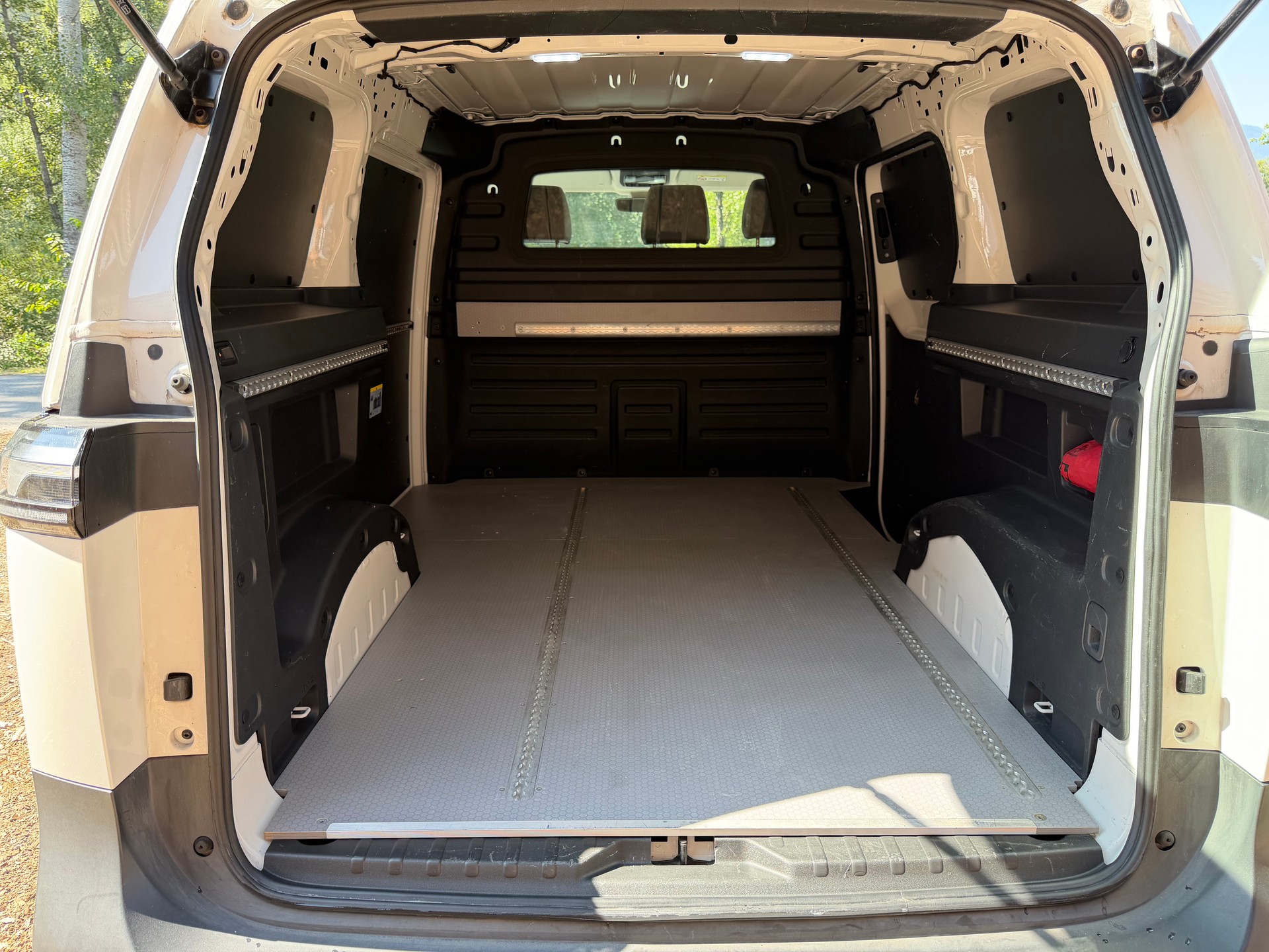 VW ID. Buzz Cargo-image-28