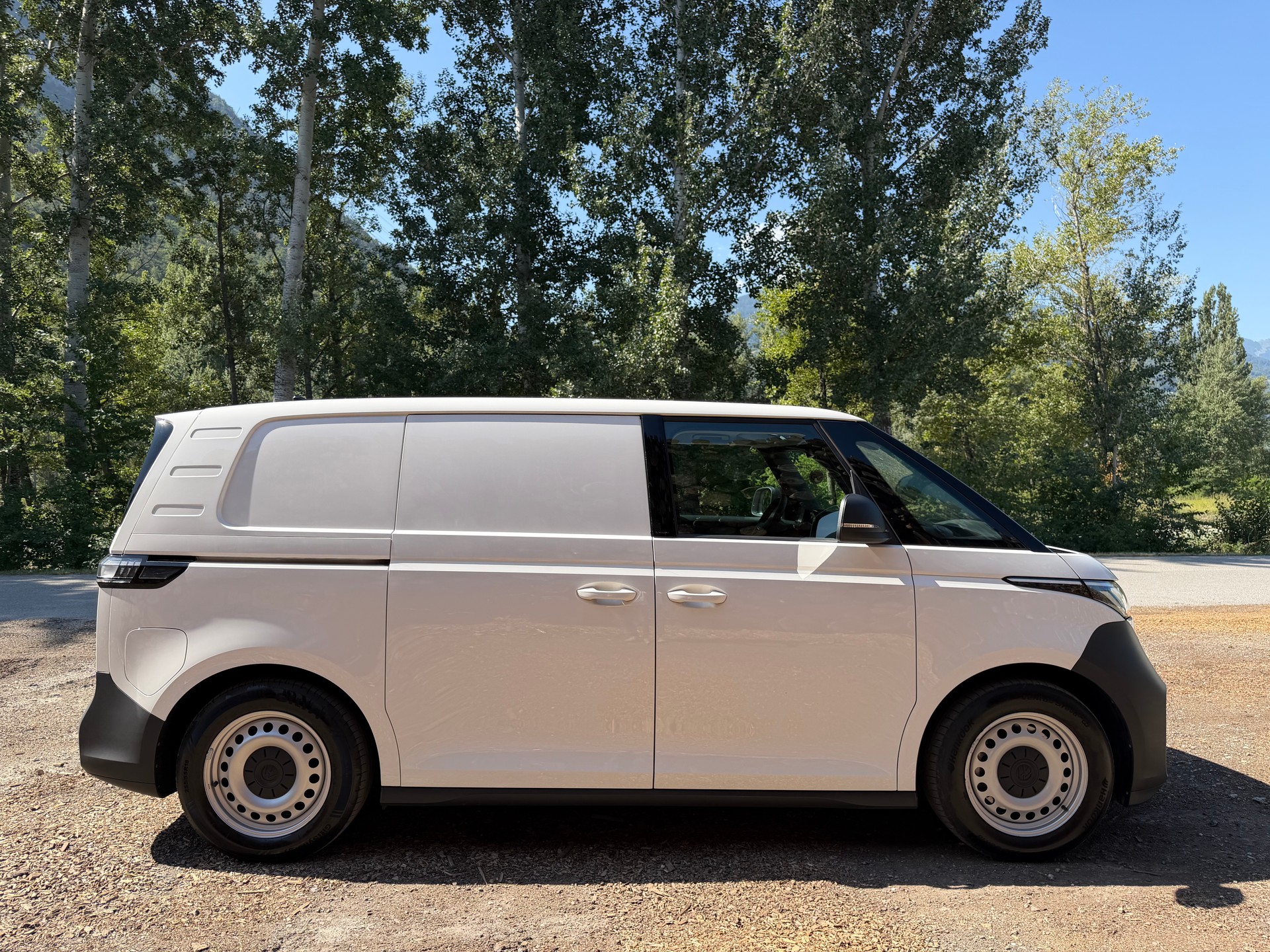 VW ID. Buzz Cargo-image-6