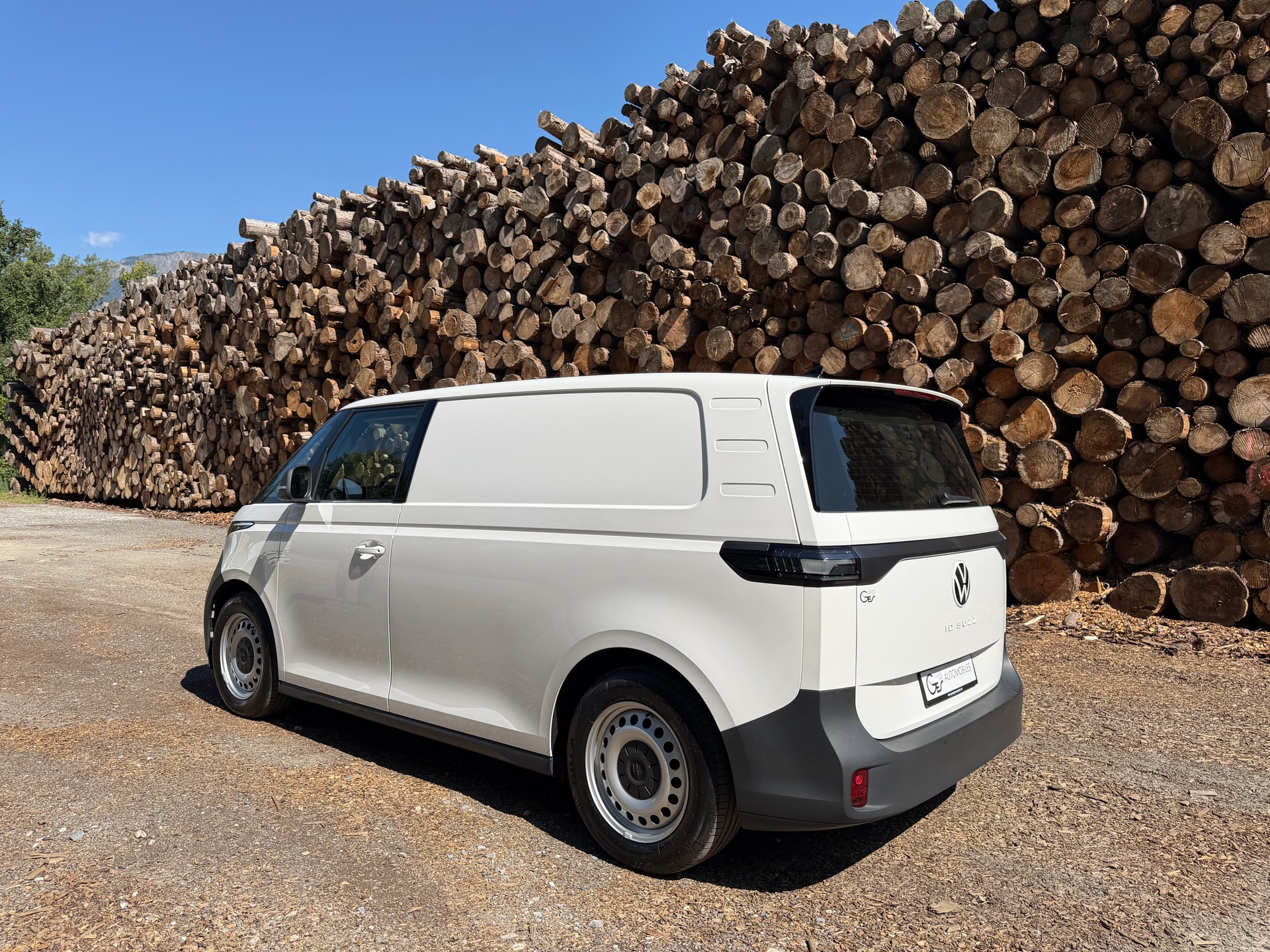 VW ID. Buzz Cargo-image-9