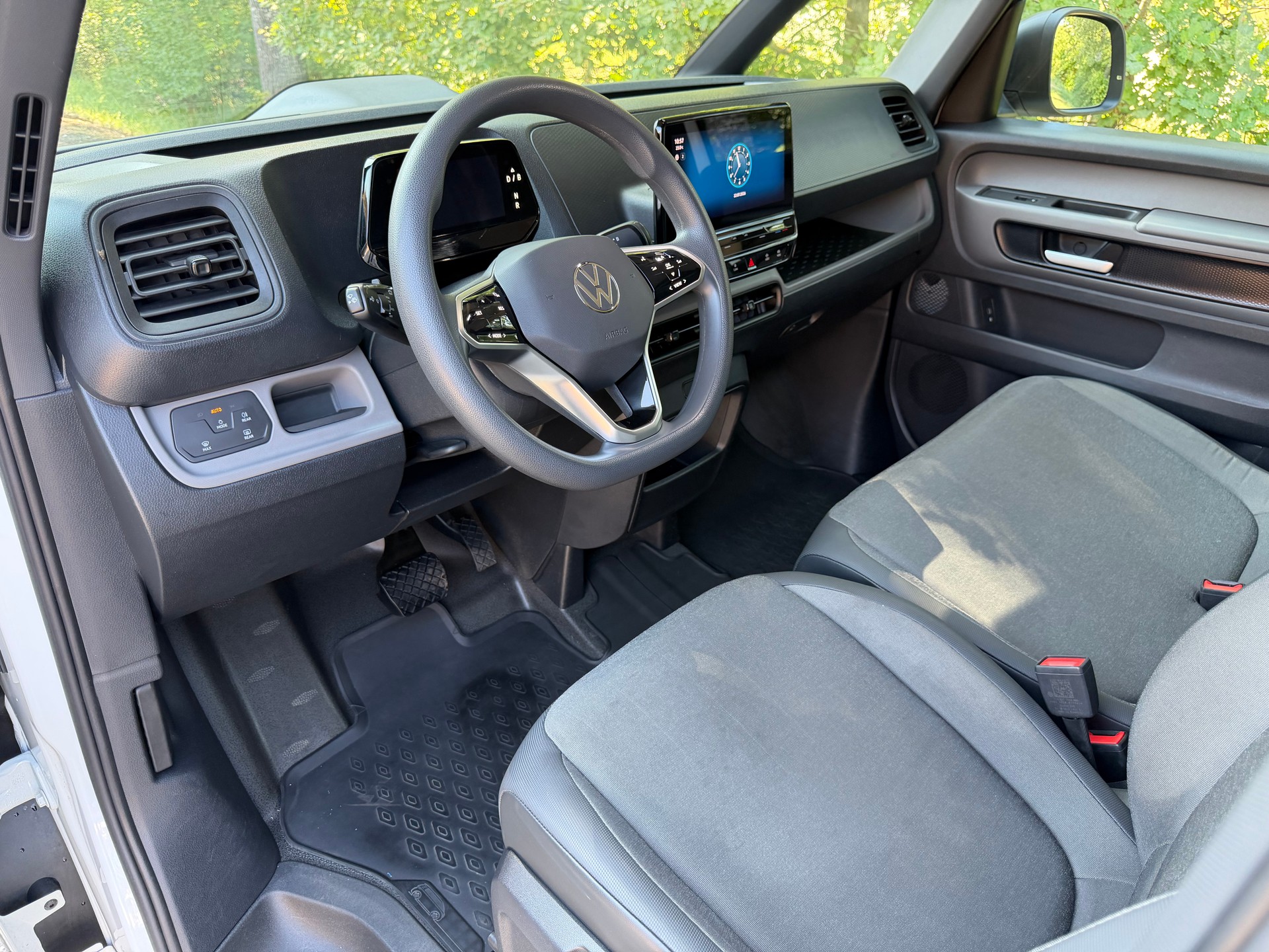 VW ID. Buzz Cargo-image-13