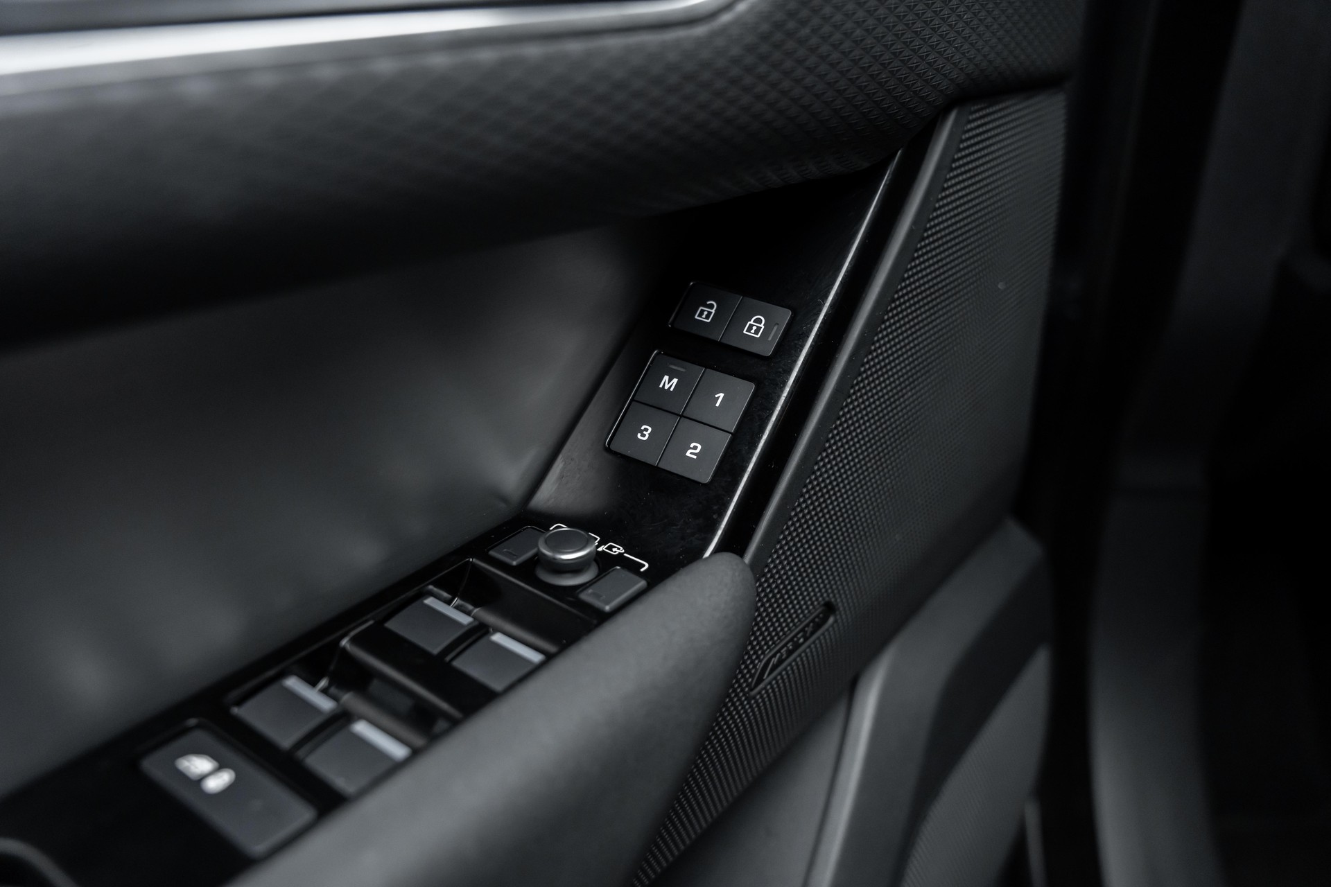LAND ROVER Range Rover Velar R-Dynamic P 250 HSE Automatic-image-22