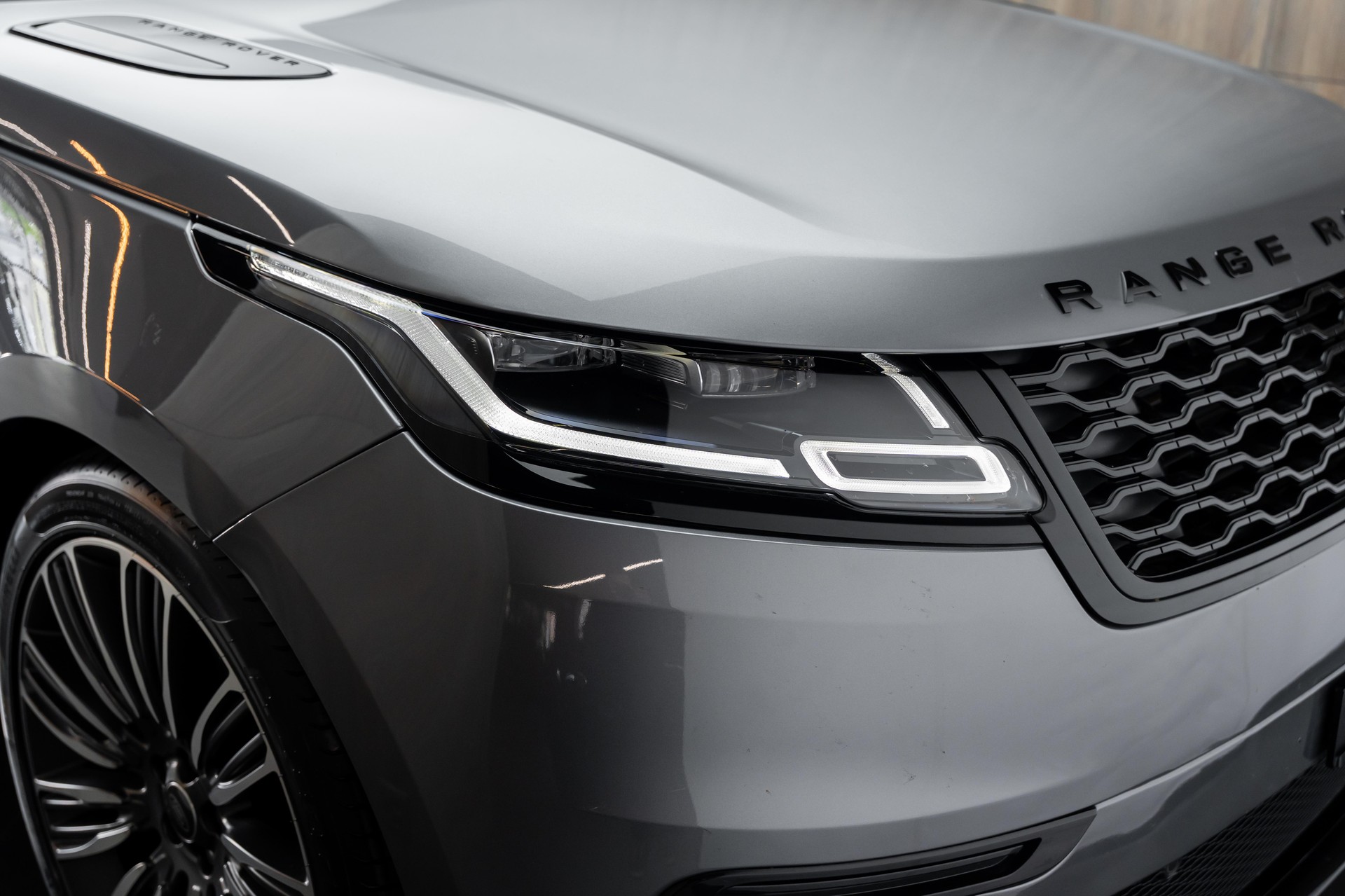 LAND ROVER Range Rover Velar R-Dynamic P 250 HSE Automatic-image-24