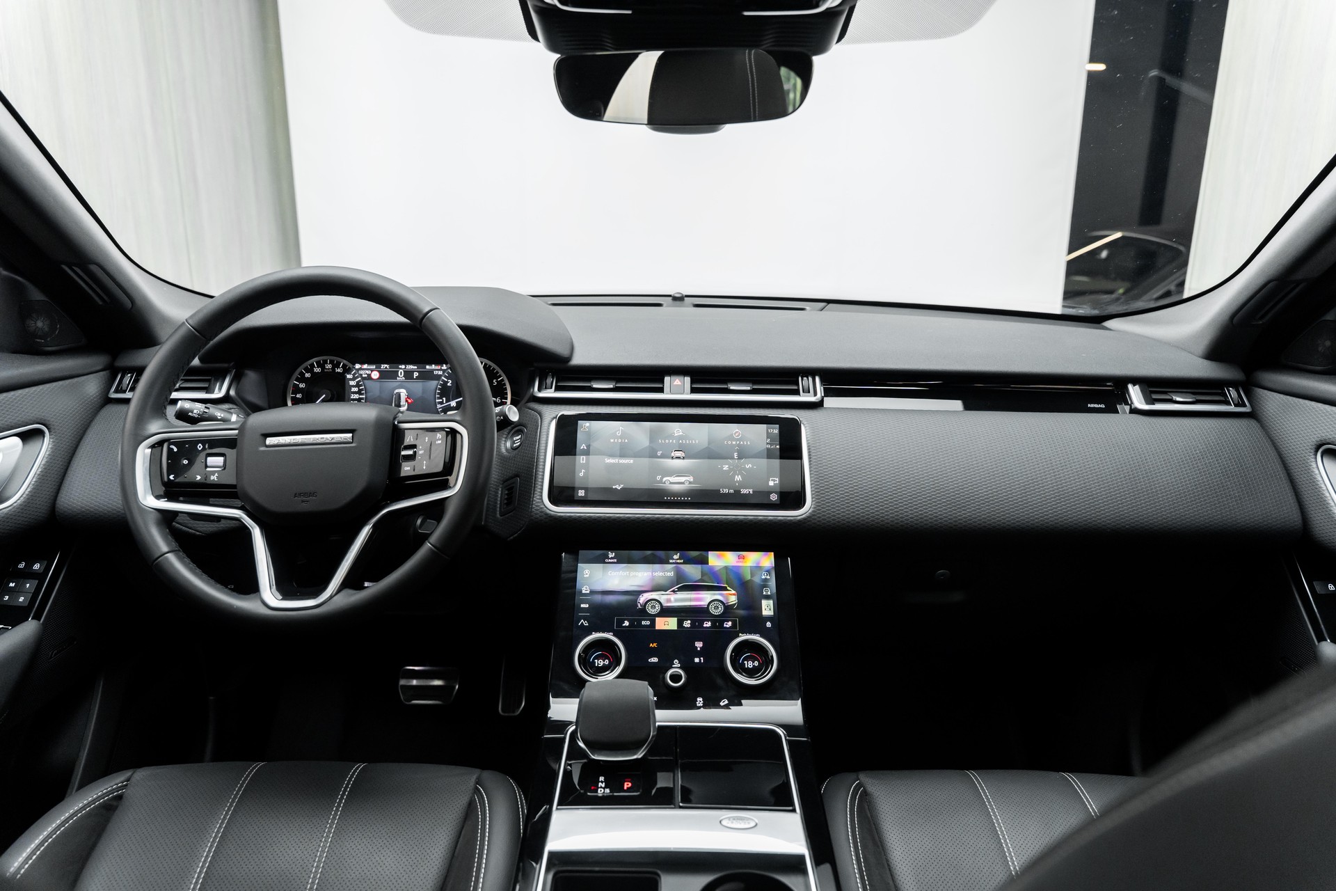 LAND ROVER Range Rover Velar R-Dynamic P 250 HSE Automatic-image-2