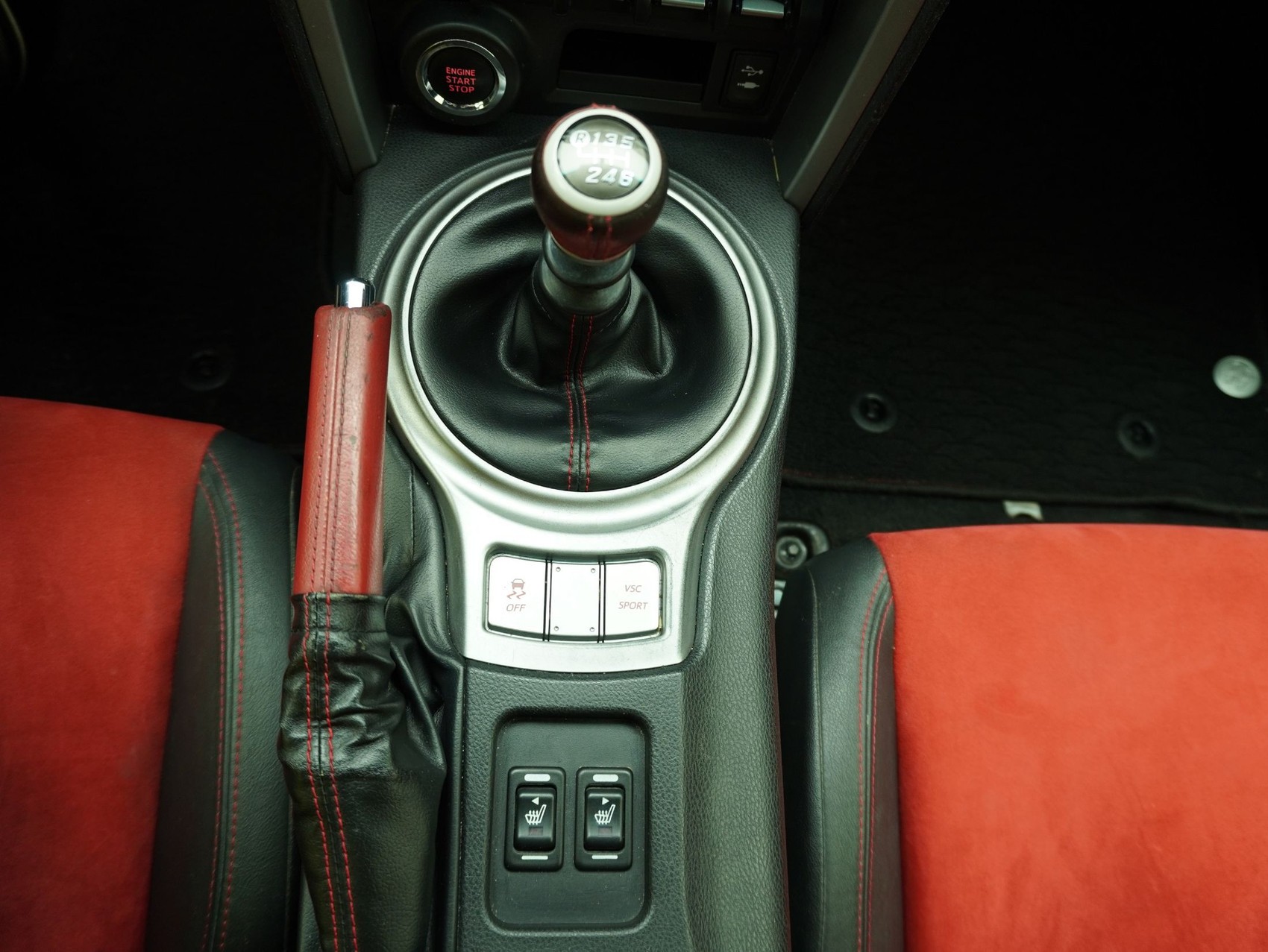 TOYOTA GT86 2.0 D-4S Sport-image-12