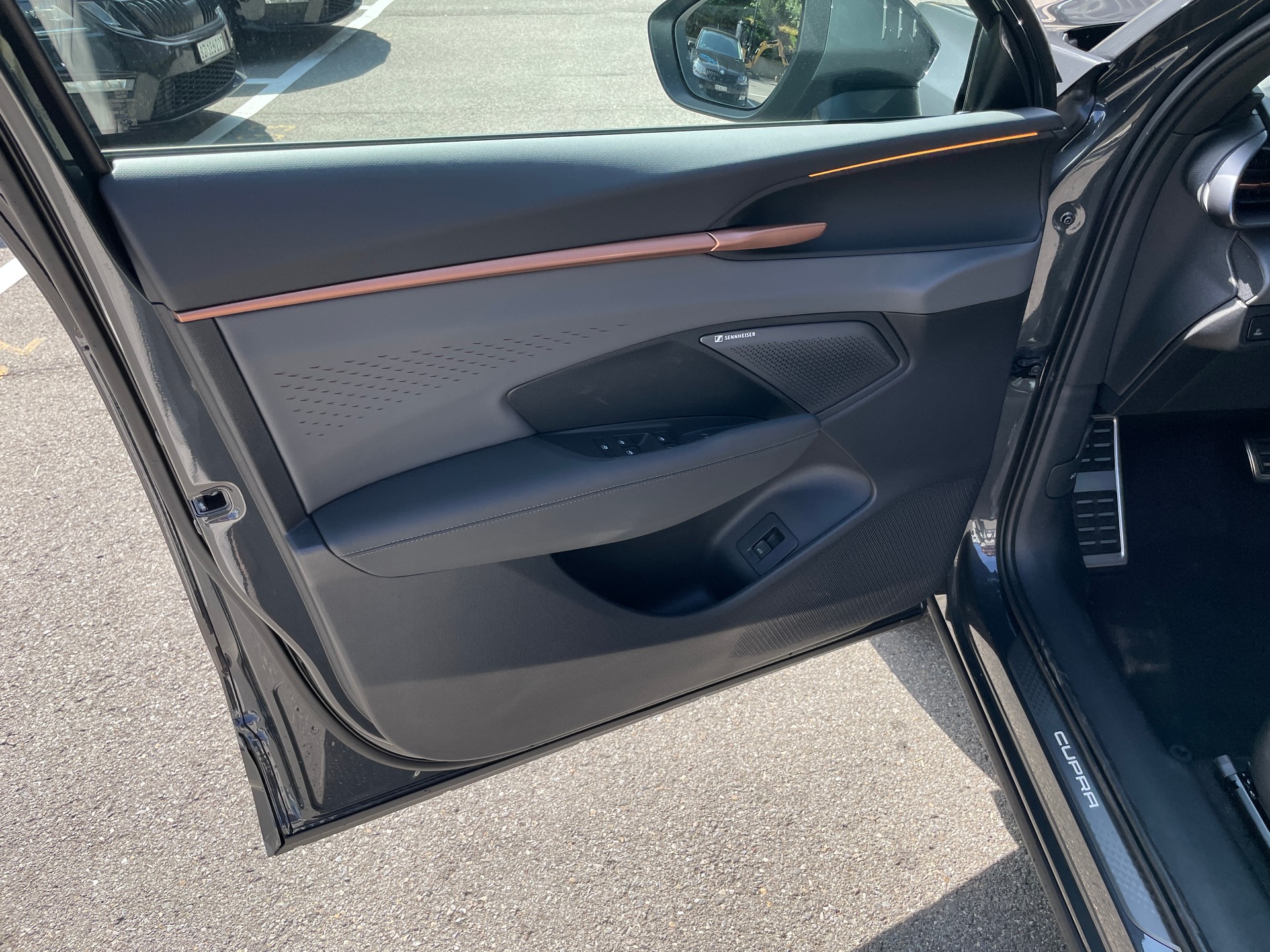CUPRA Terramar 2.0 TSI DSG 4Drive VZ, AHK, Standheizung, Panoramadach usw-image-11