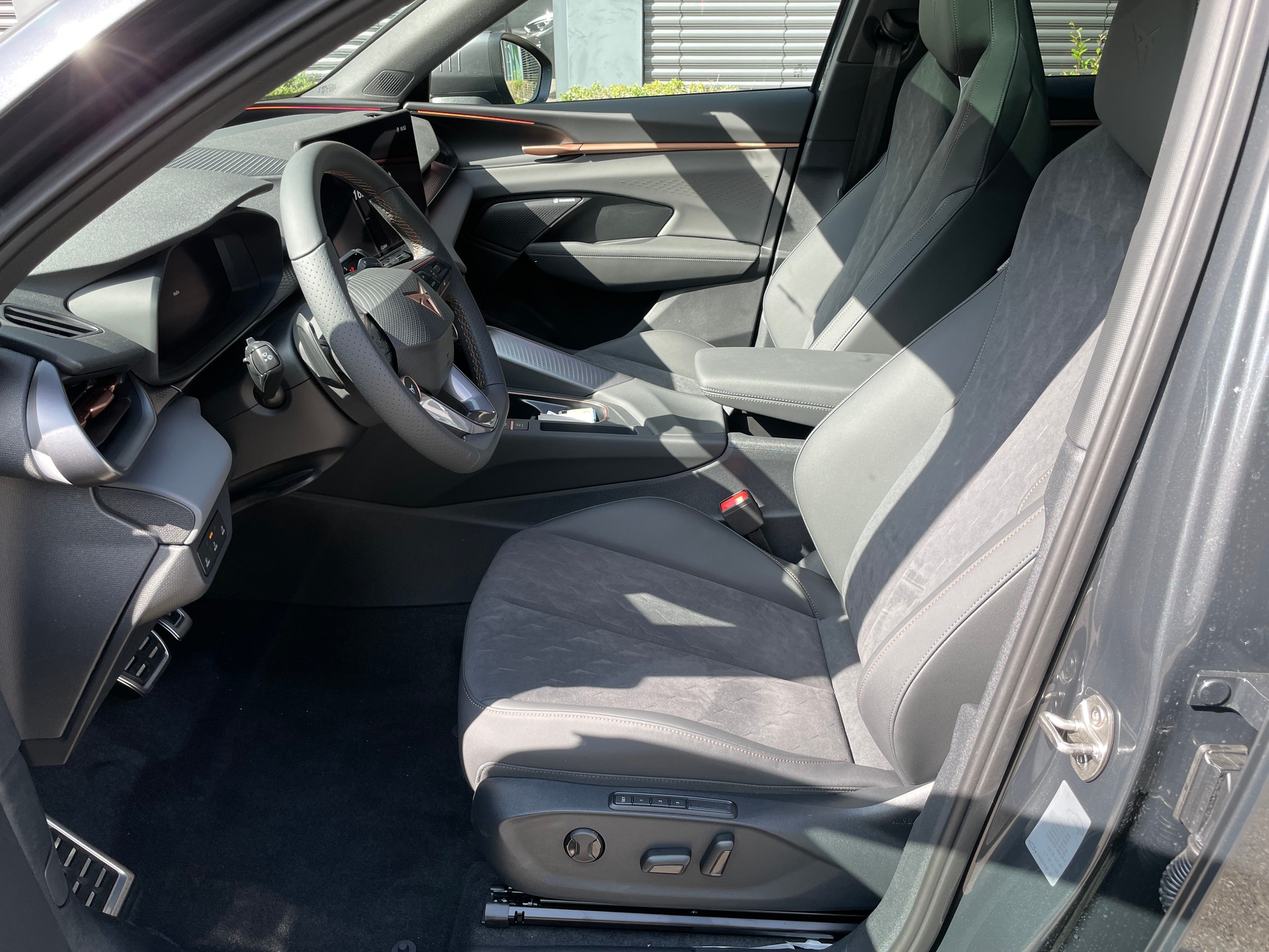 CUPRA Terramar 2.0 TSI DSG 4Drive VZ, AHK, Standheizung, Panoramadach usw-image-13