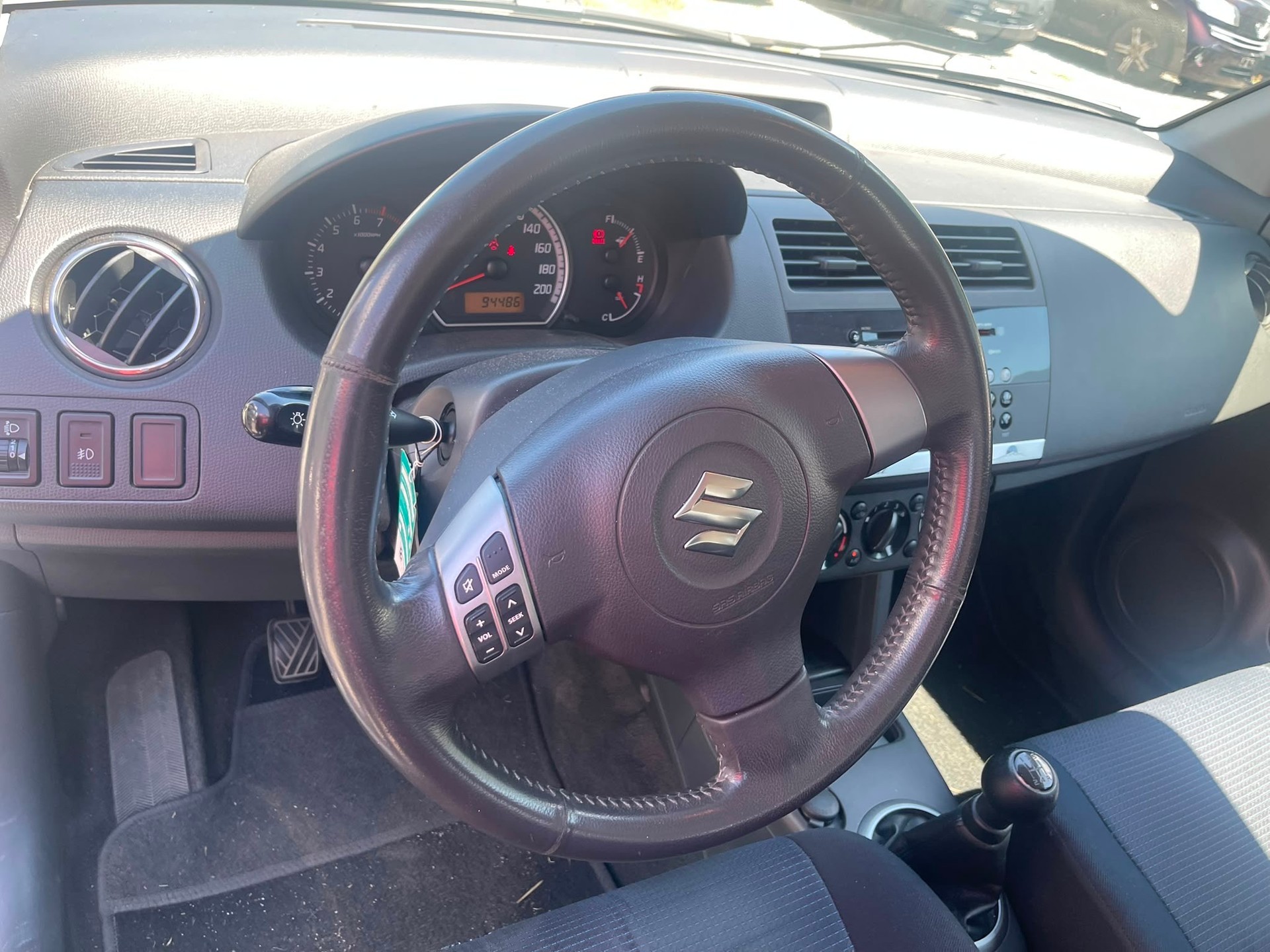 SUZUKI Swift 1.3i 16V GL Top Piz Sulai LE 4x4-image-7