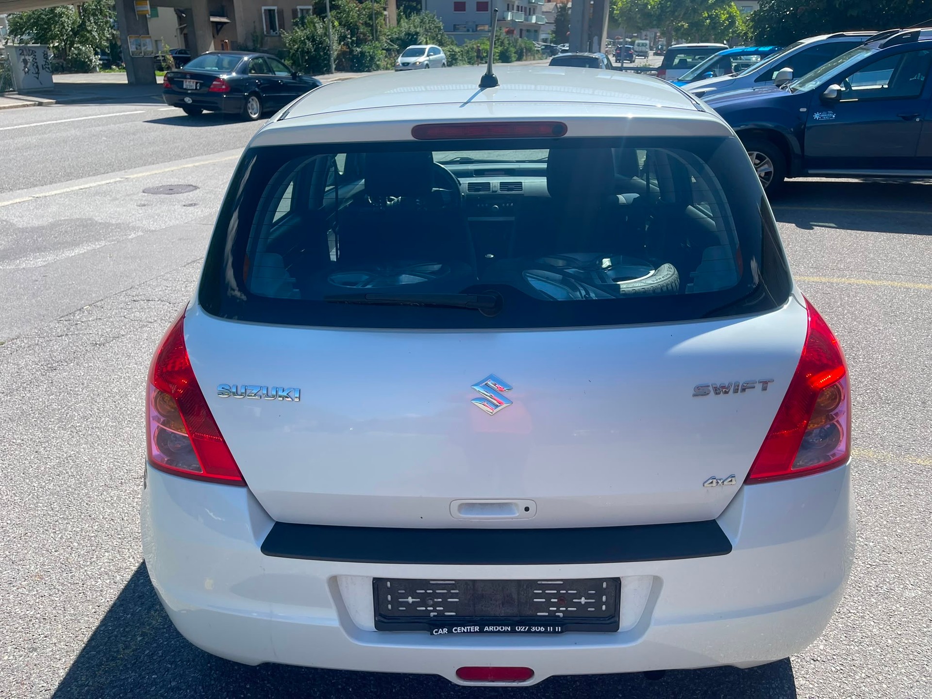 SUZUKI Swift 1.3i 16V GL Top Piz Sulai LE 4x4-image-2