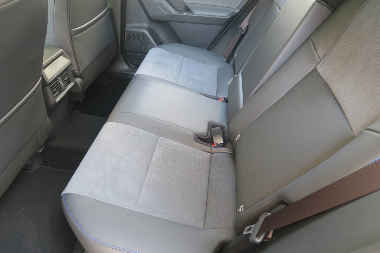 SUZUKI Across 2.5 PHEV Compact Top 4x4-image-14