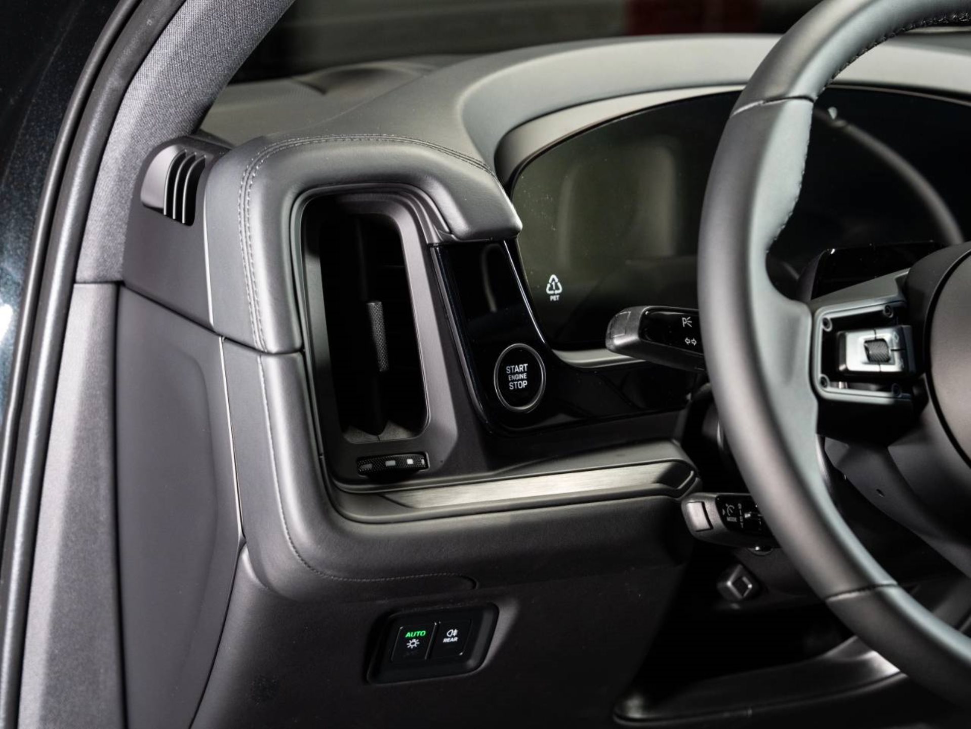 PORSCHE Cayenne Black Edition-image-10