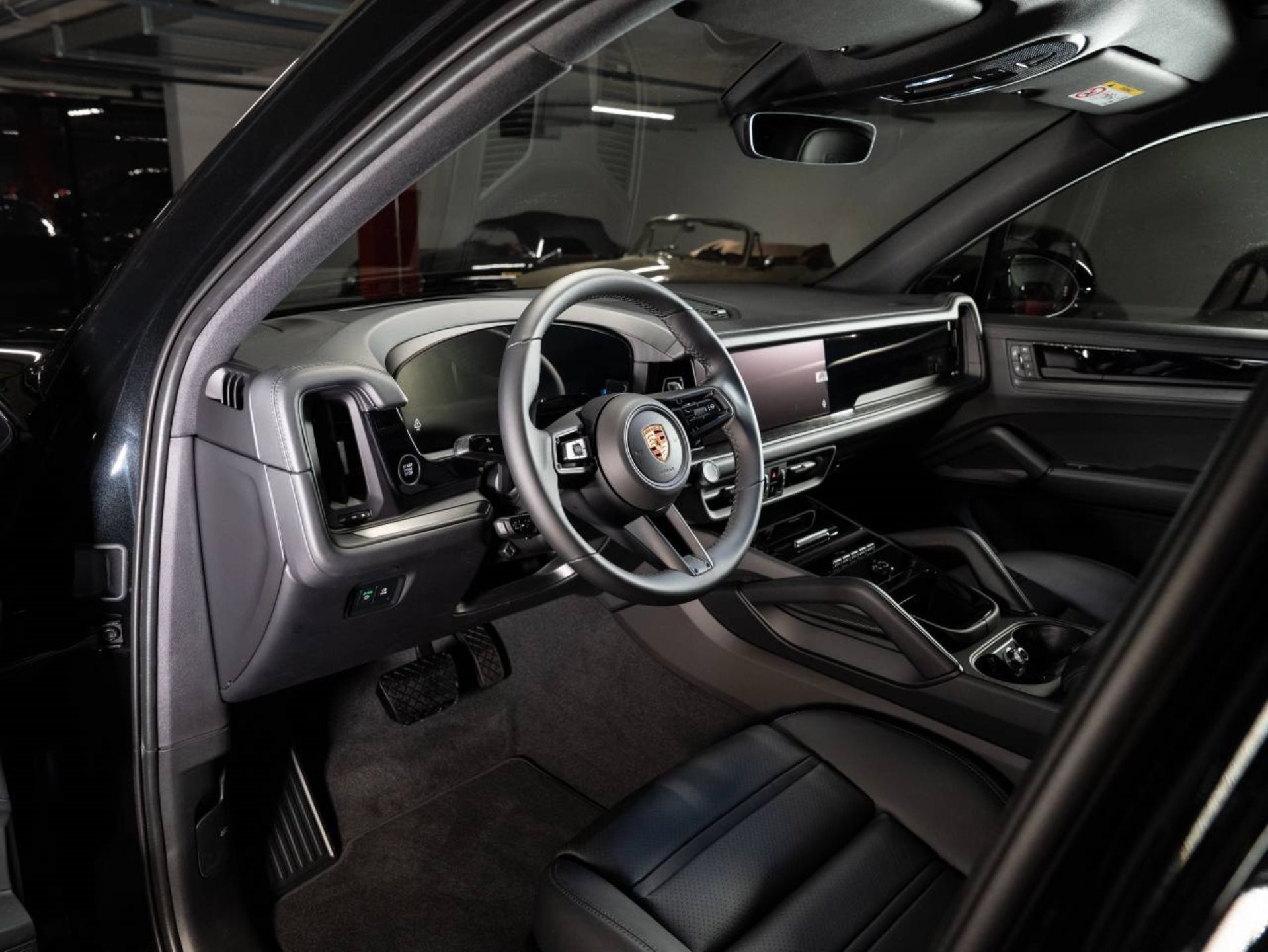 PORSCHE Cayenne Black Edition-image-3