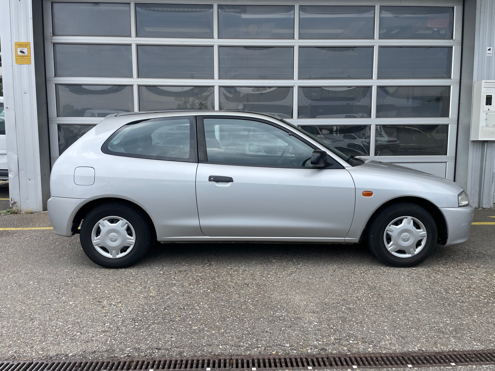 MITSUBISHI Colt 1.6 16V GLX Edition-image-4