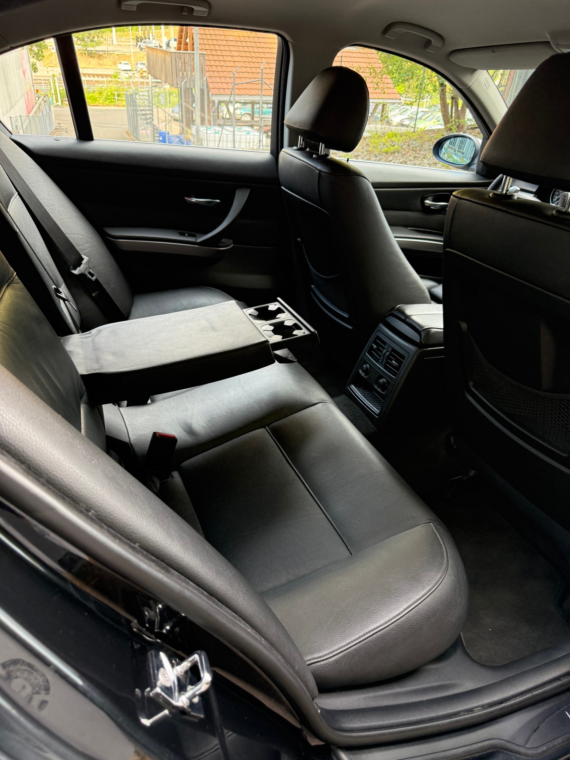 BMW 330xd-image-9