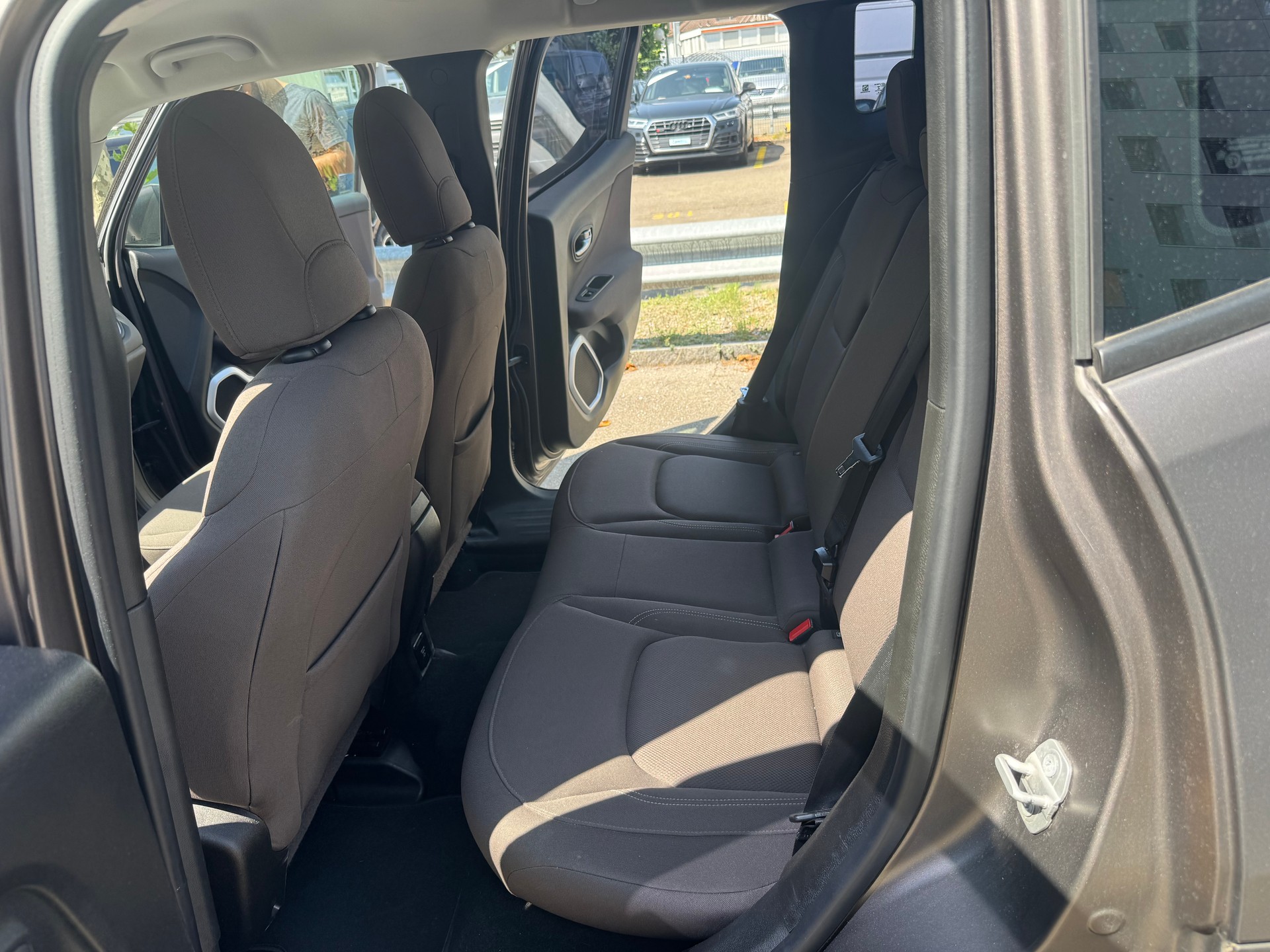 JEEP Renegade 2.0CRD Night Eagle AWD-image-6