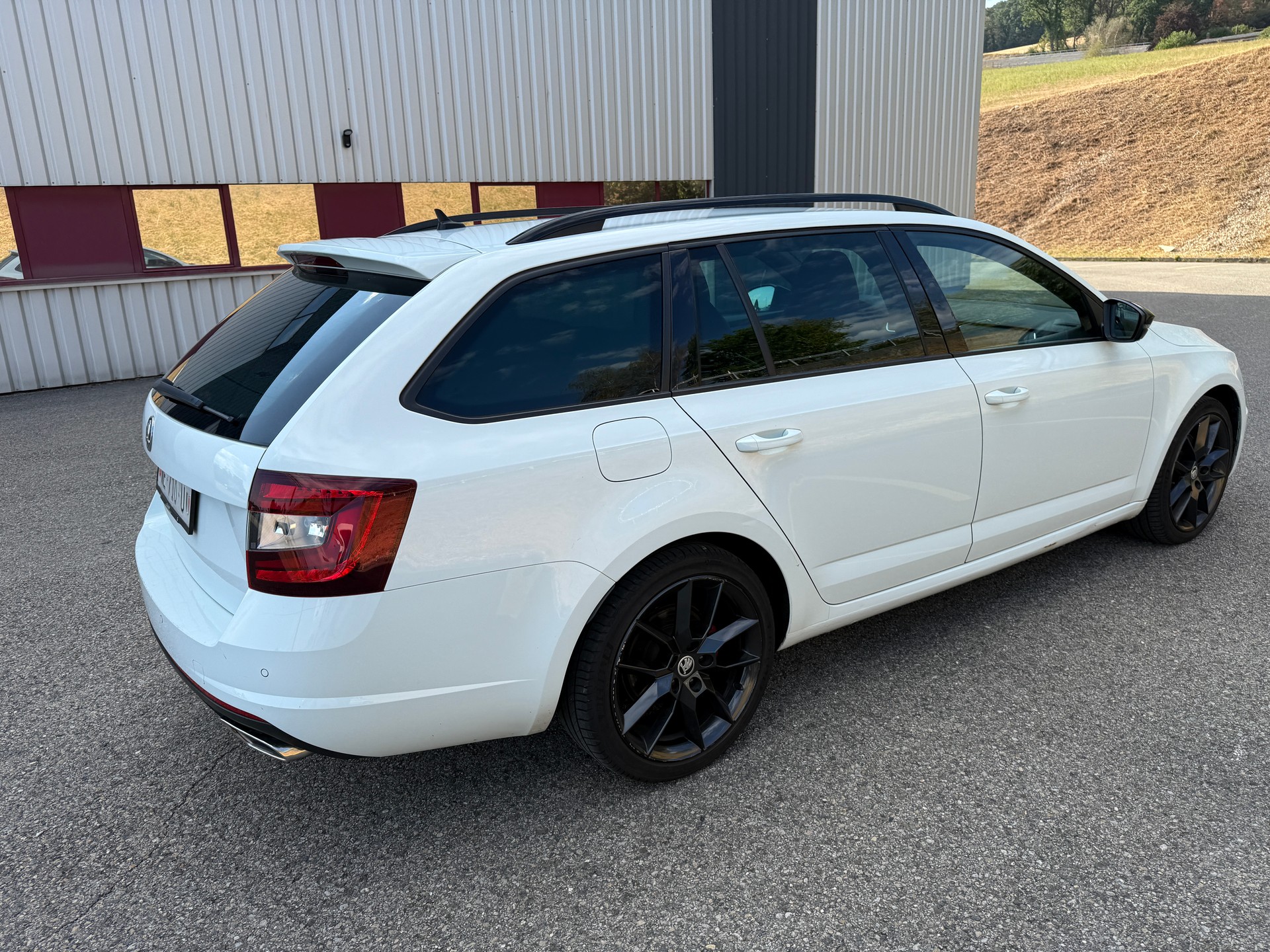 SKODA Octavia Combi 2.0 TDI RS 4x4 DSG-image-6