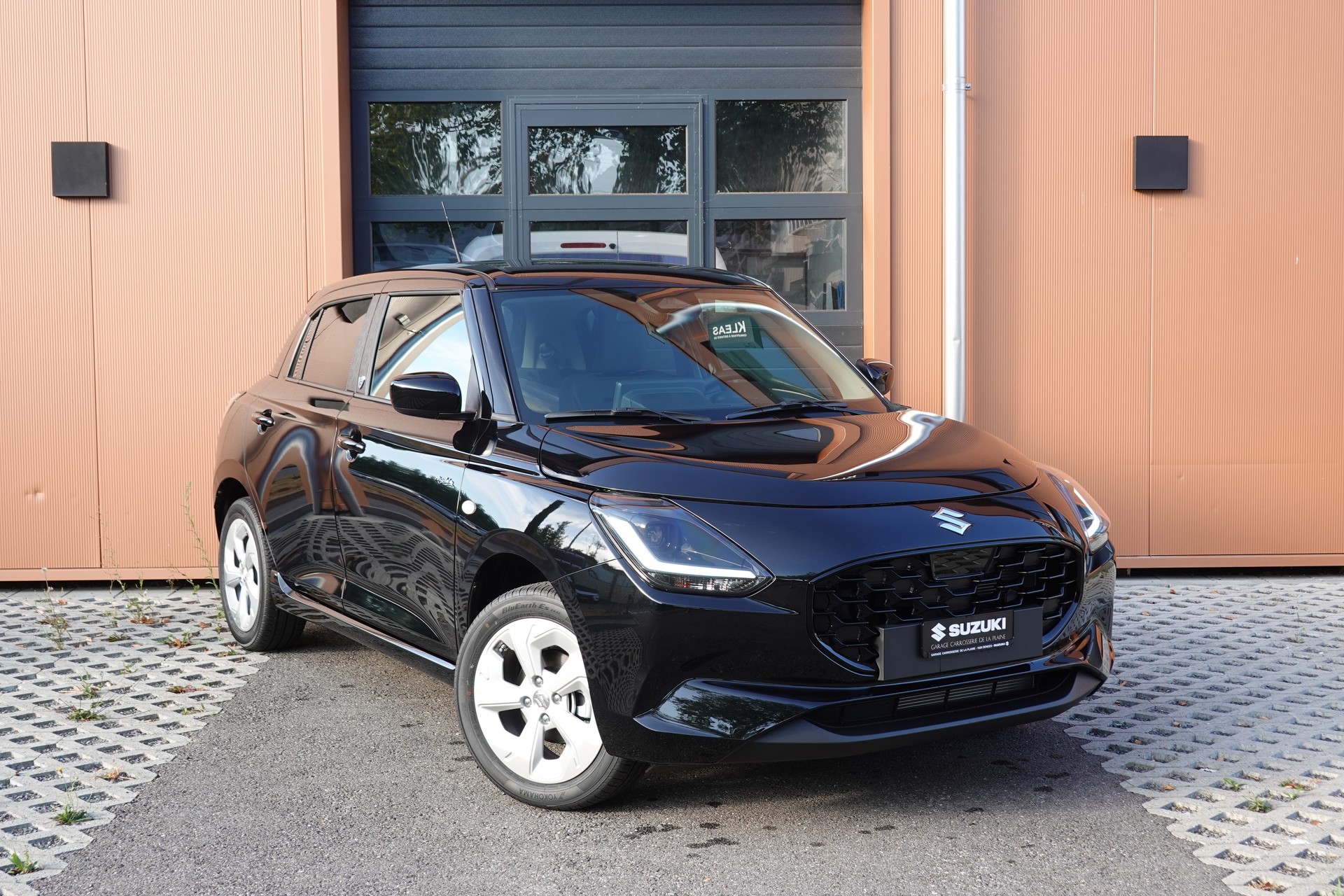 SUZUKI Swift 1.2 Piz Sulai Hybrid 4x4 * CH Auto * 3 ans de Garantie * Clim Auto * Keyless * Caméra * Apple Car Play * Capteurs *-image-0