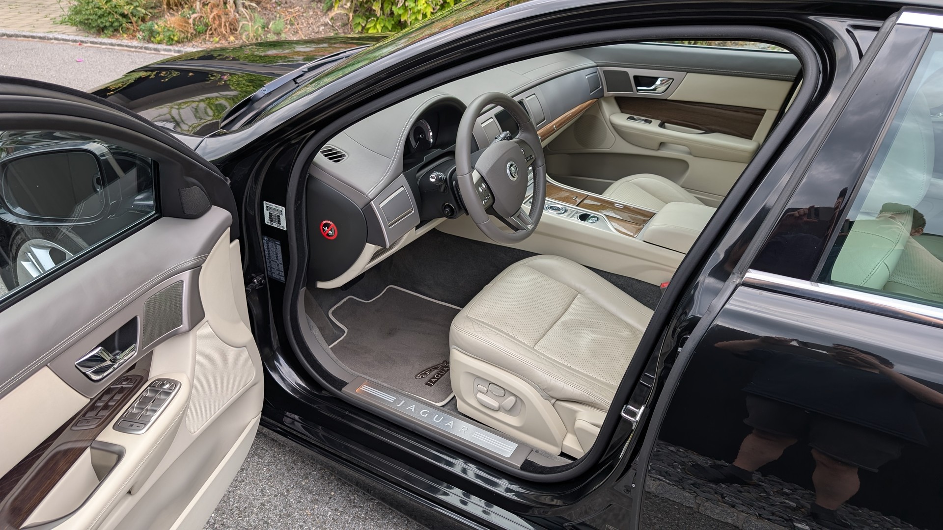 JAGUAR 3.0 V6 D S Portfolio-image-2