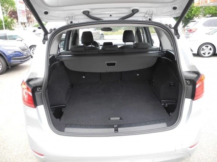 BMW 218d Gran Tourer Steptronic ** BMW Gratis Servicepaket bis 10 Jahre - 100'000 km ** Frisch ab MFK **-image-5