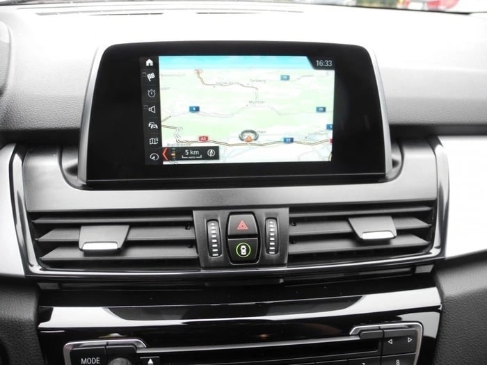 BMW 218d Gran Tourer Steptronic ** BMW Gratis Servicepaket bis 10 Jahre - 100'000 km ** Frisch ab MFK **-image-7