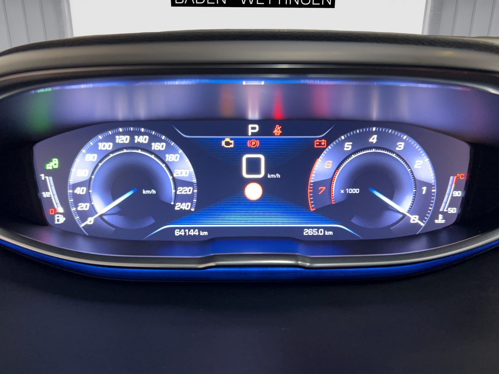 PEUGEOT 3008 1.2 PureTech Allure-image-13