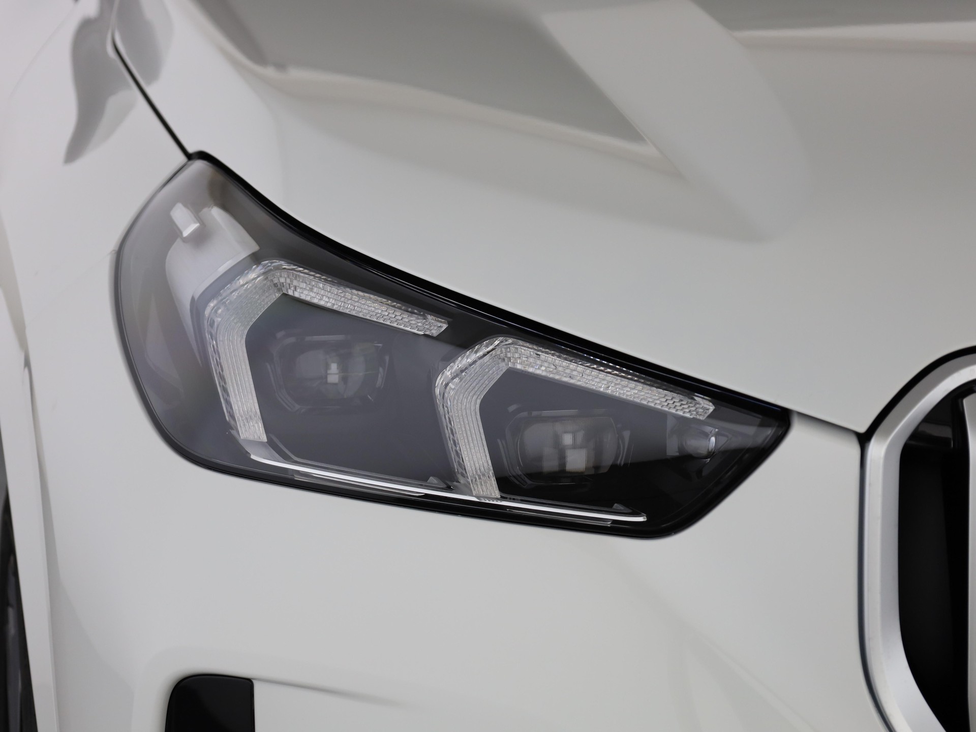 BMW X1 23i xDrive-image-5