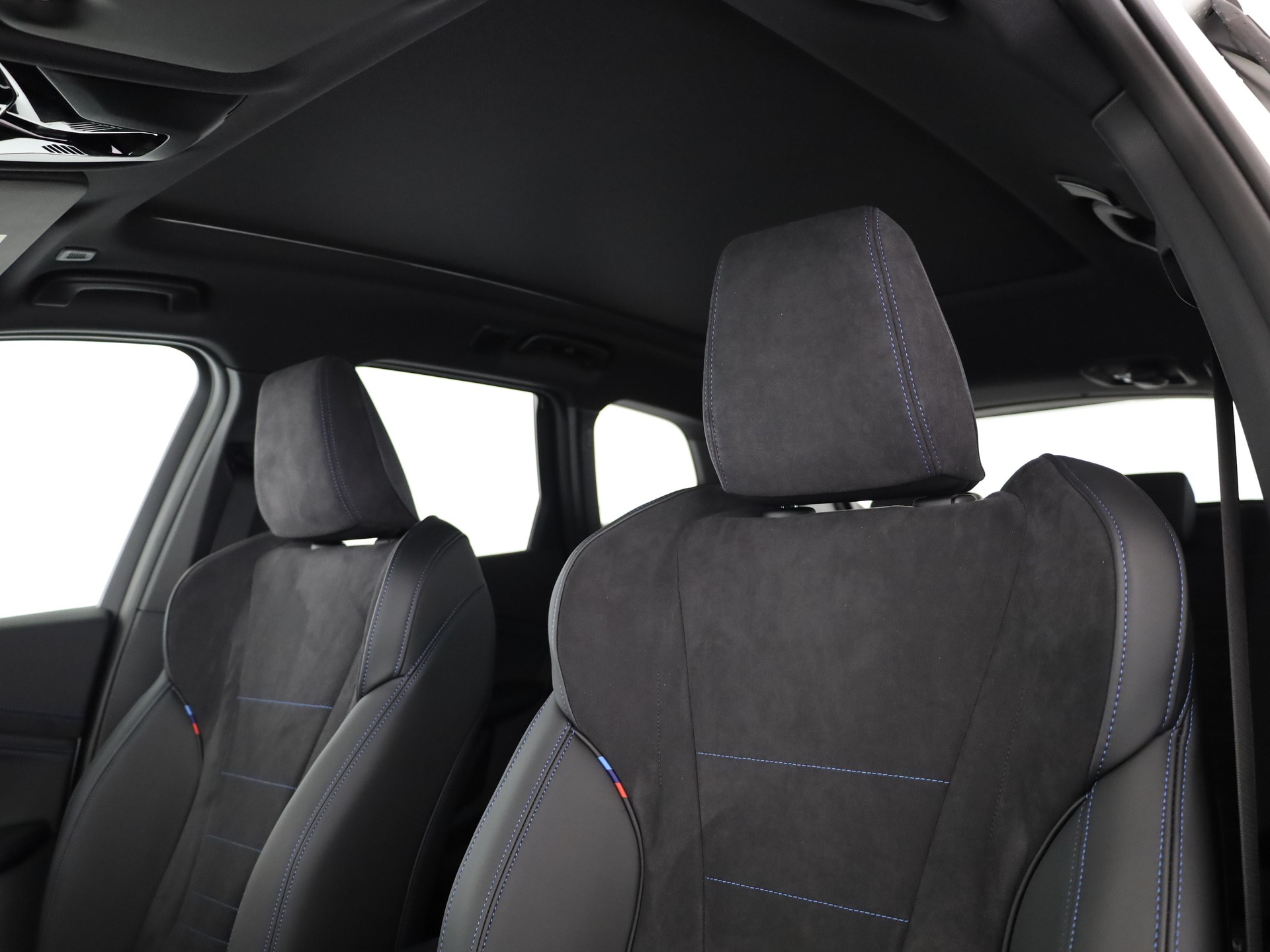 BMW X1 23i xDrive-image-12