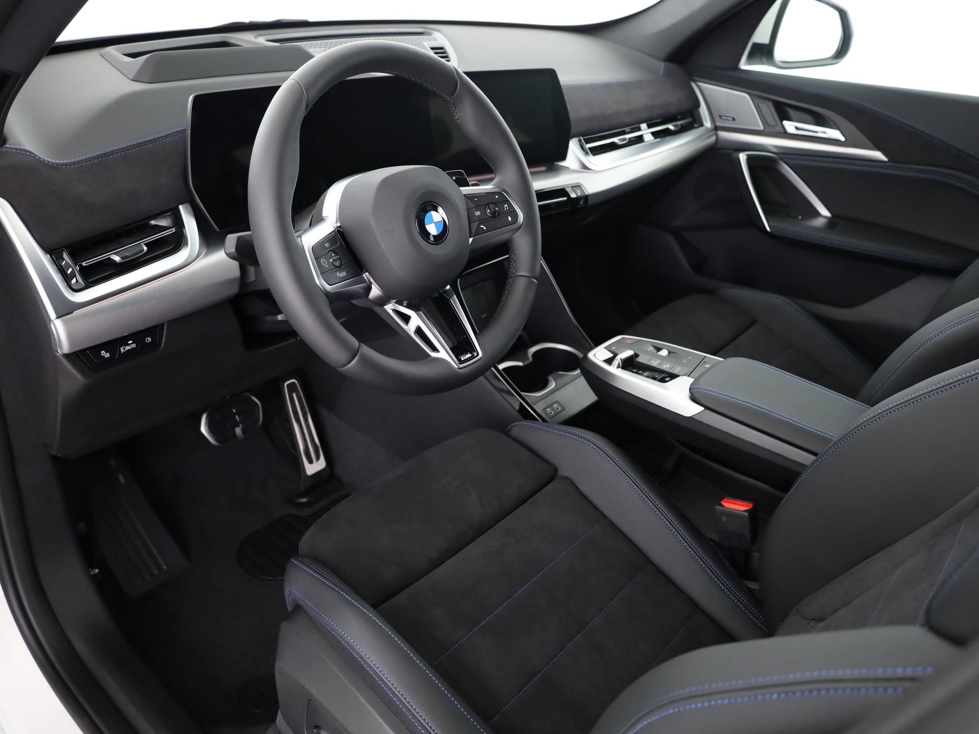 BMW X1 23i xDrive-image-13
