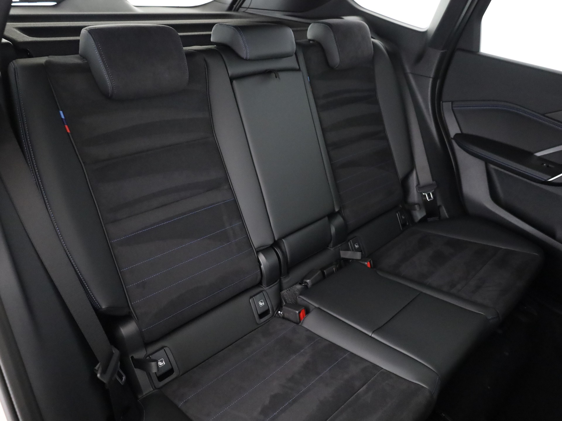 BMW X1 23i xDrive-image-17