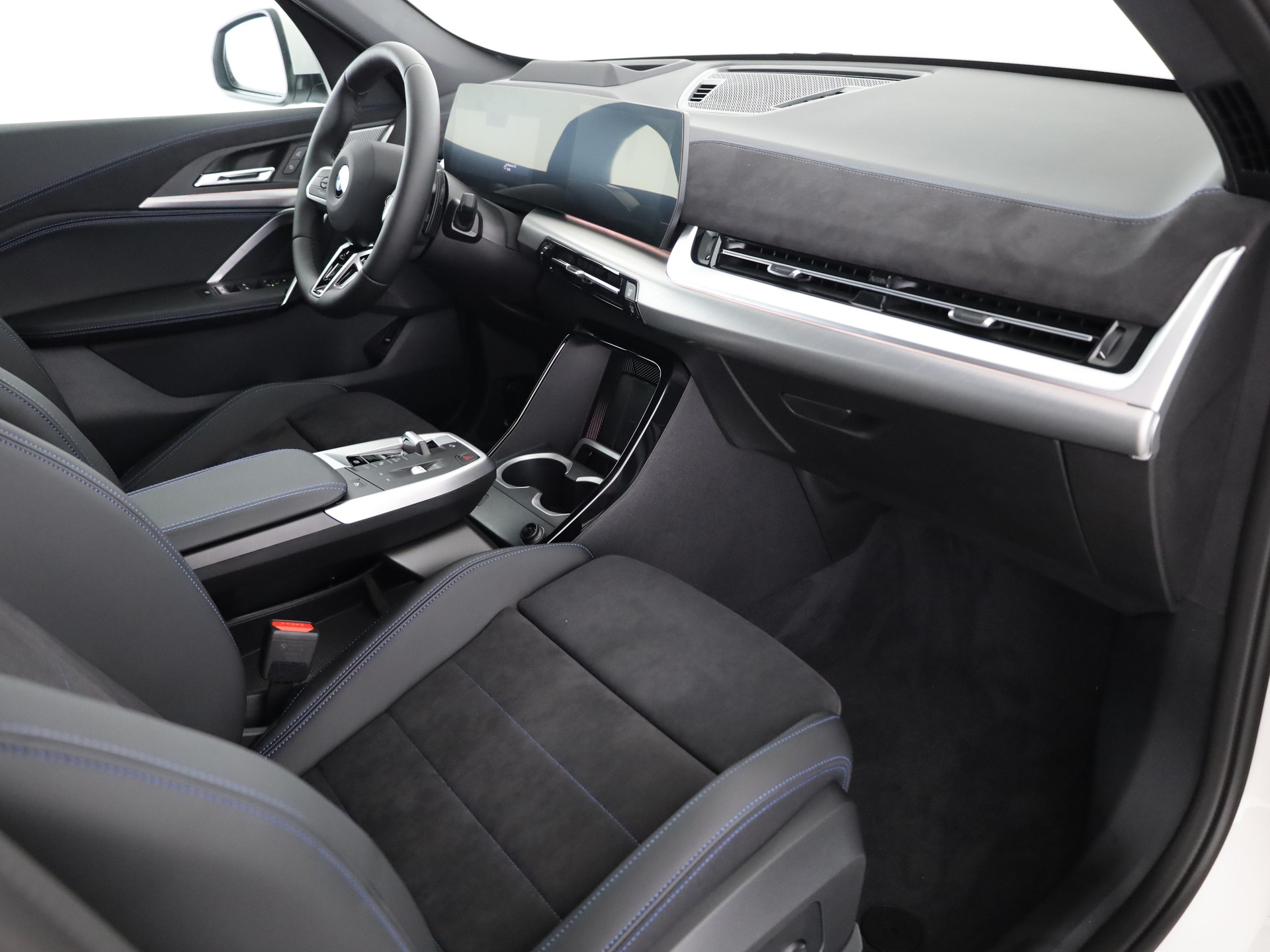 BMW X1 23i xDrive-image-15