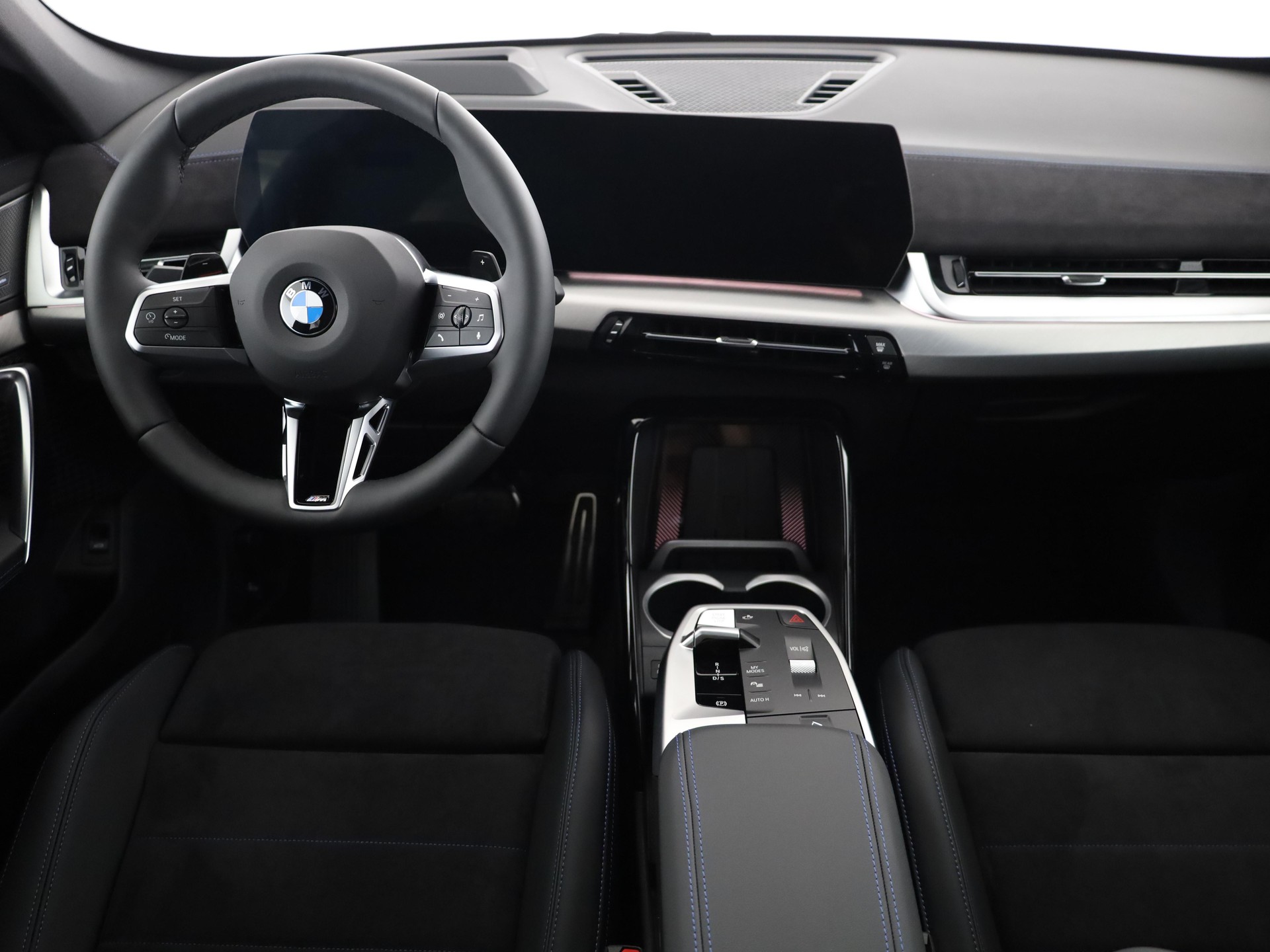 BMW X1 23i xDrive-image-18