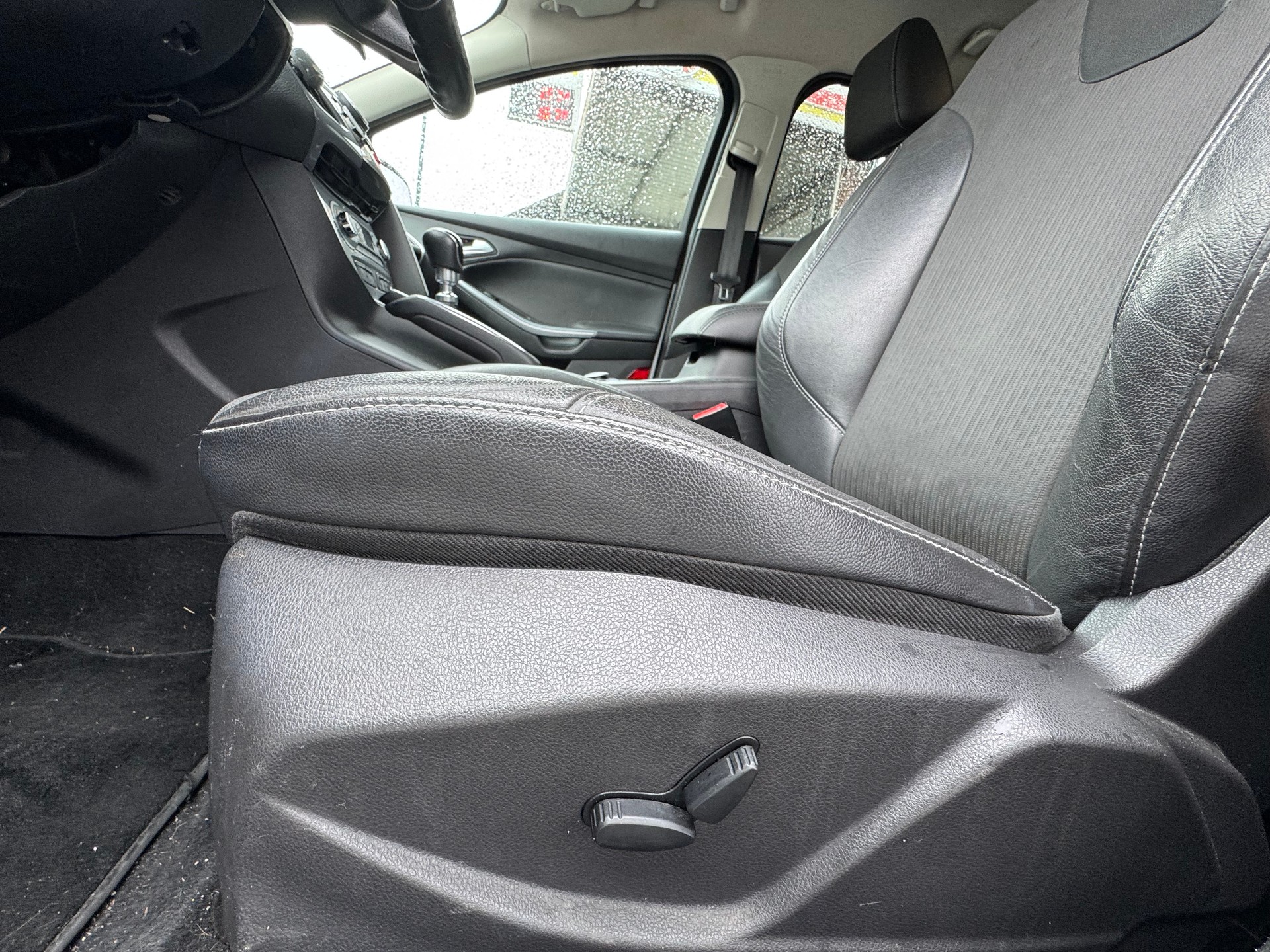 FORD Focus 1.6 SCTi Trend-image-8