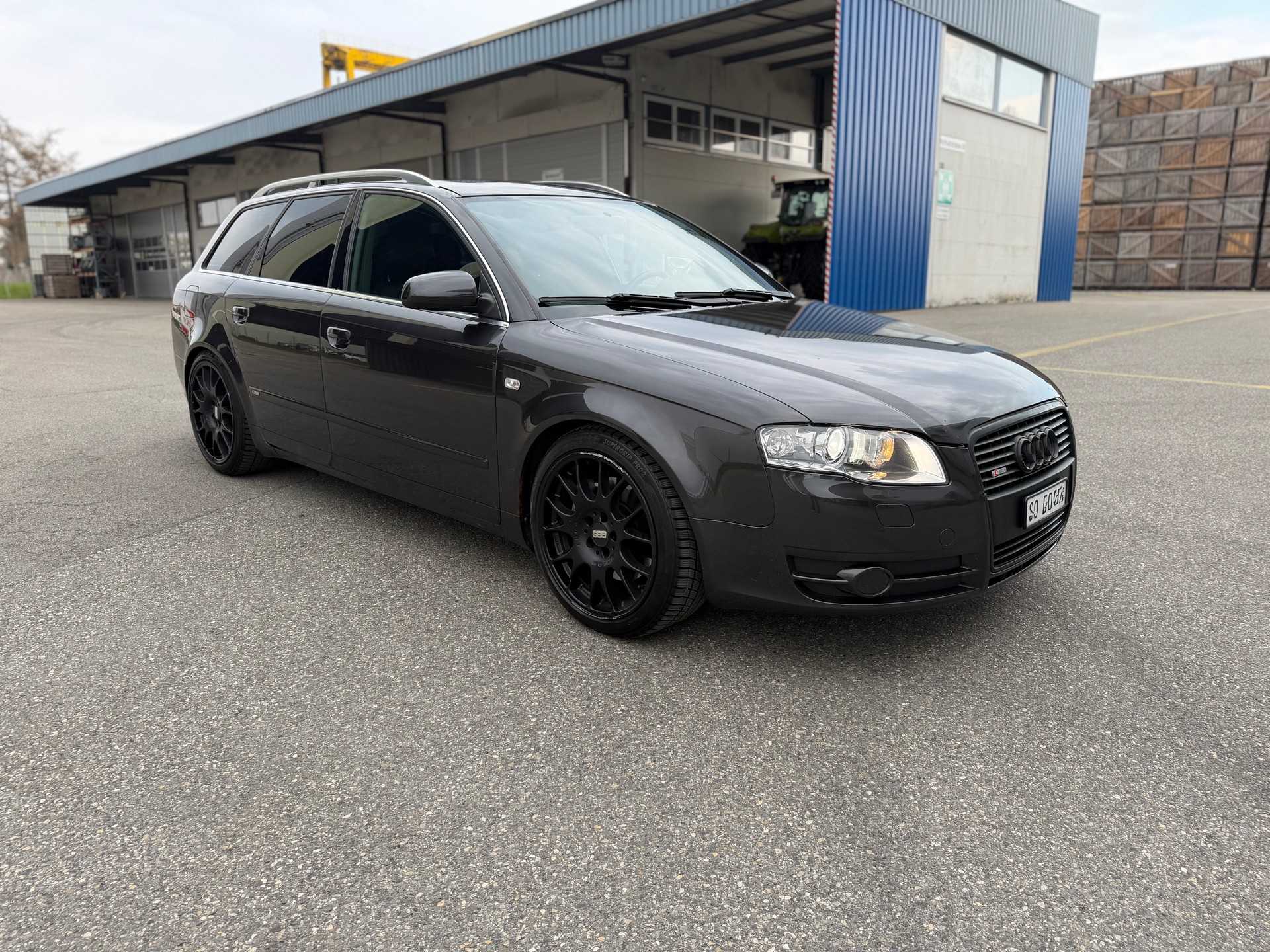AUDI A4 Avant 2.0 Turbo FSI quattro-image-0