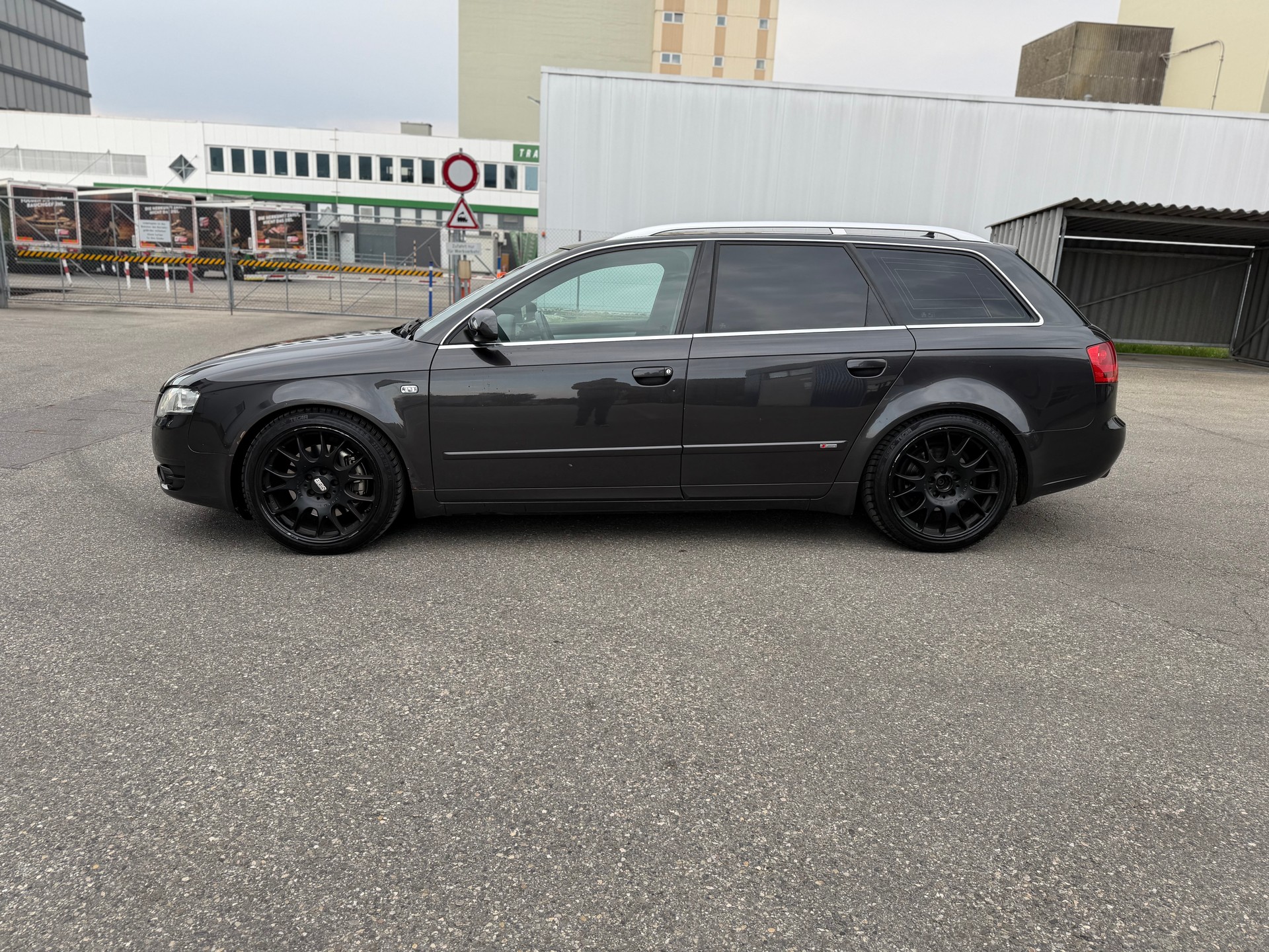 AUDI A4 Avant 2.0 Turbo FSI quattro-image-4
