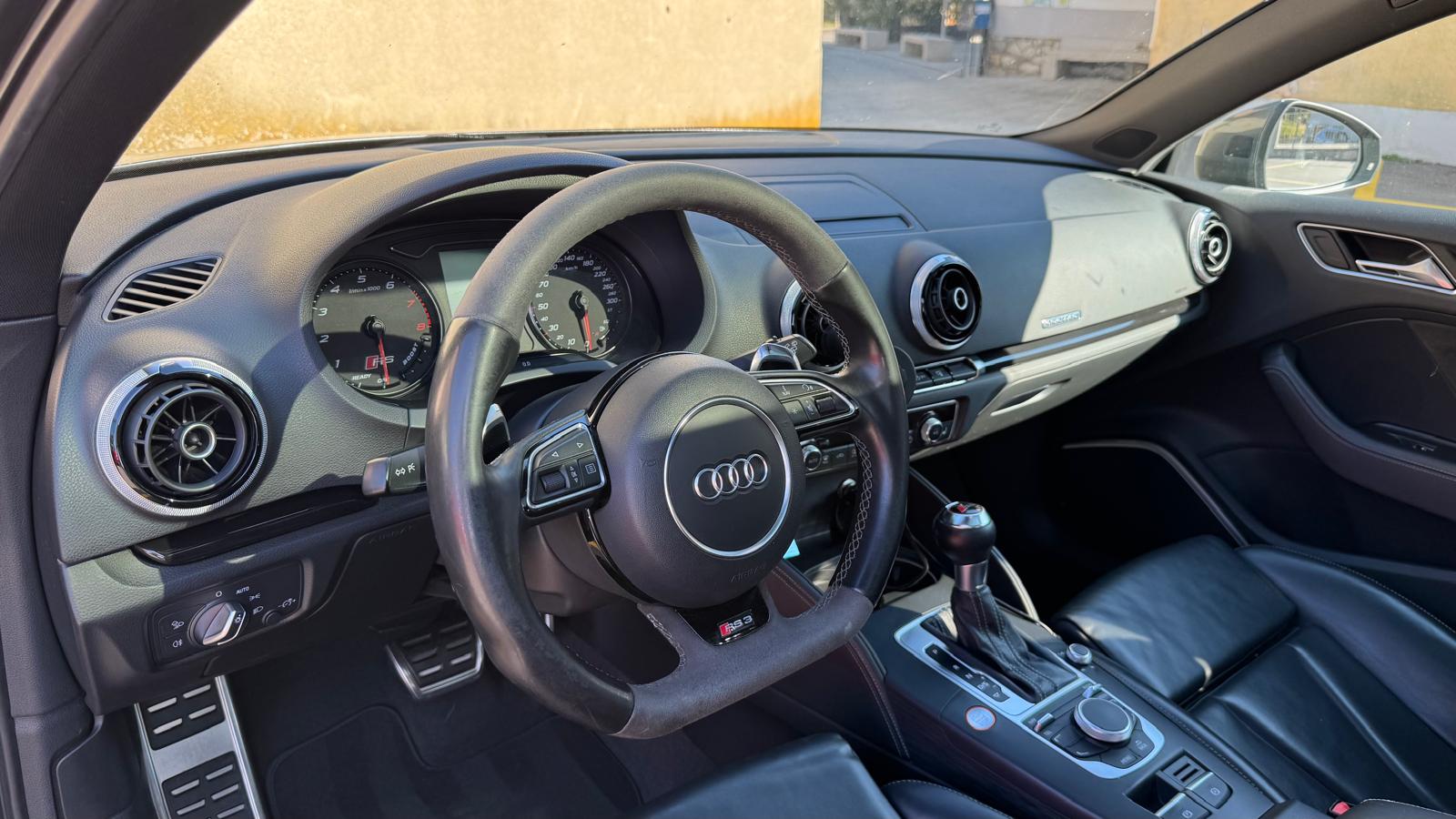 AUDI 2.5 T FSI quattro S-Tronic-image-3