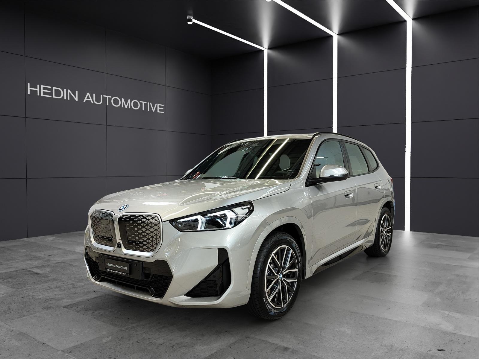 BMW iX1 30 xDrive-image-0