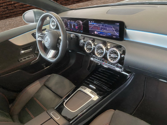 MERCEDES-BENZ A 180-image-14