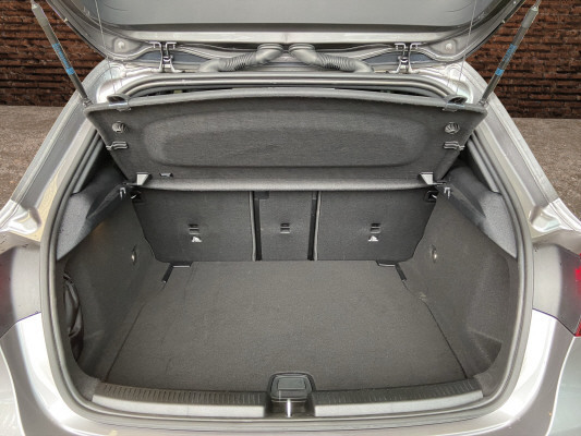 MERCEDES-BENZ A 180-image-6