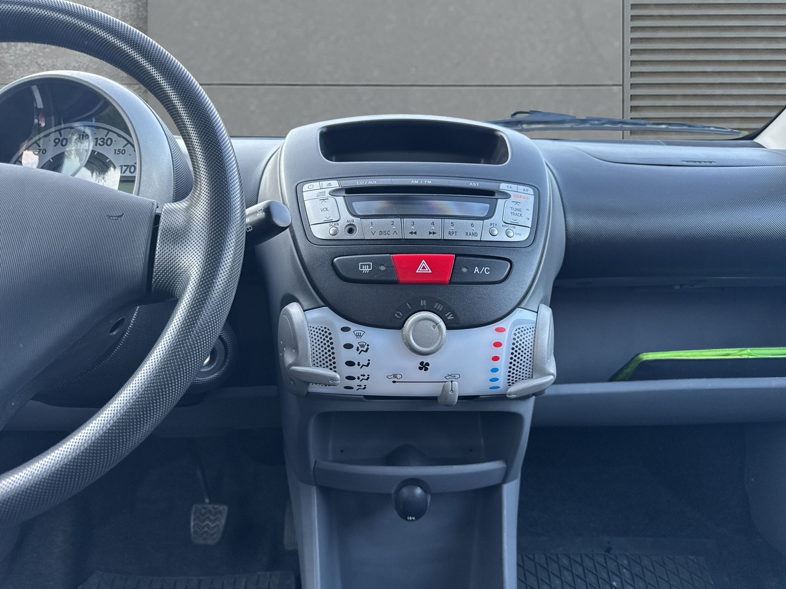 PEUGEOT 107 1.0 Trendy BMP5-image-12