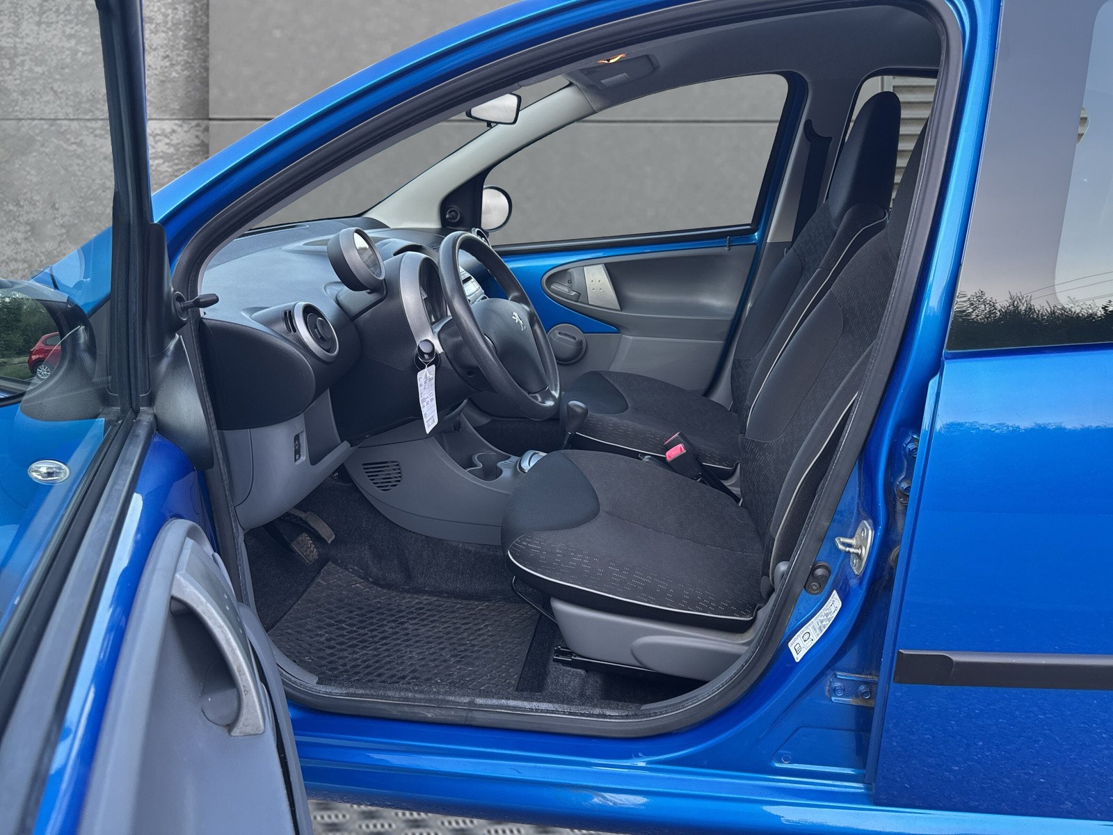 PEUGEOT 107 1.0 Trendy BMP5-image-8