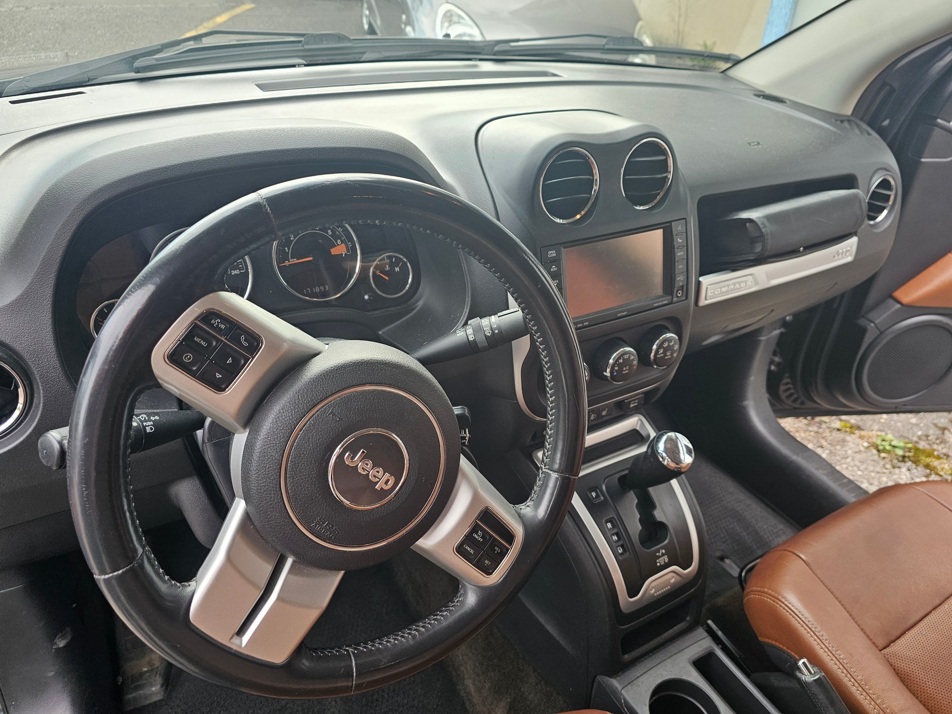 JEEP Compass 2.4 Limited Automatic-image-7