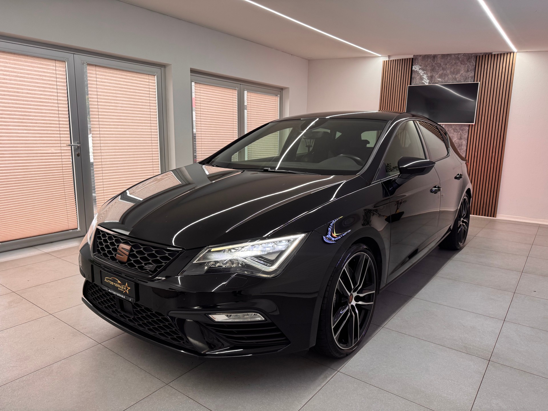 SEAT Leon 2.0 TSI SWISS Cupra 290 DSG*CH-Fahrzeug*-image-0
